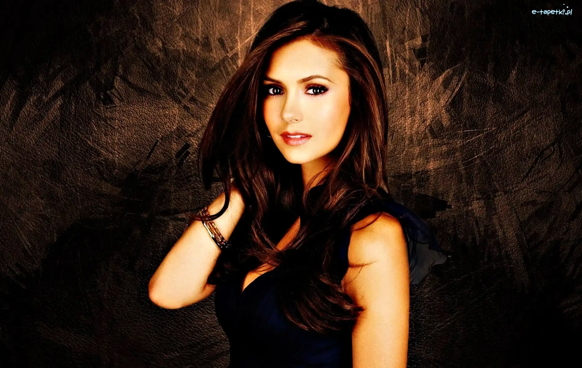 Nina Dobrev, Brunetka, Aktorka, Kobieta