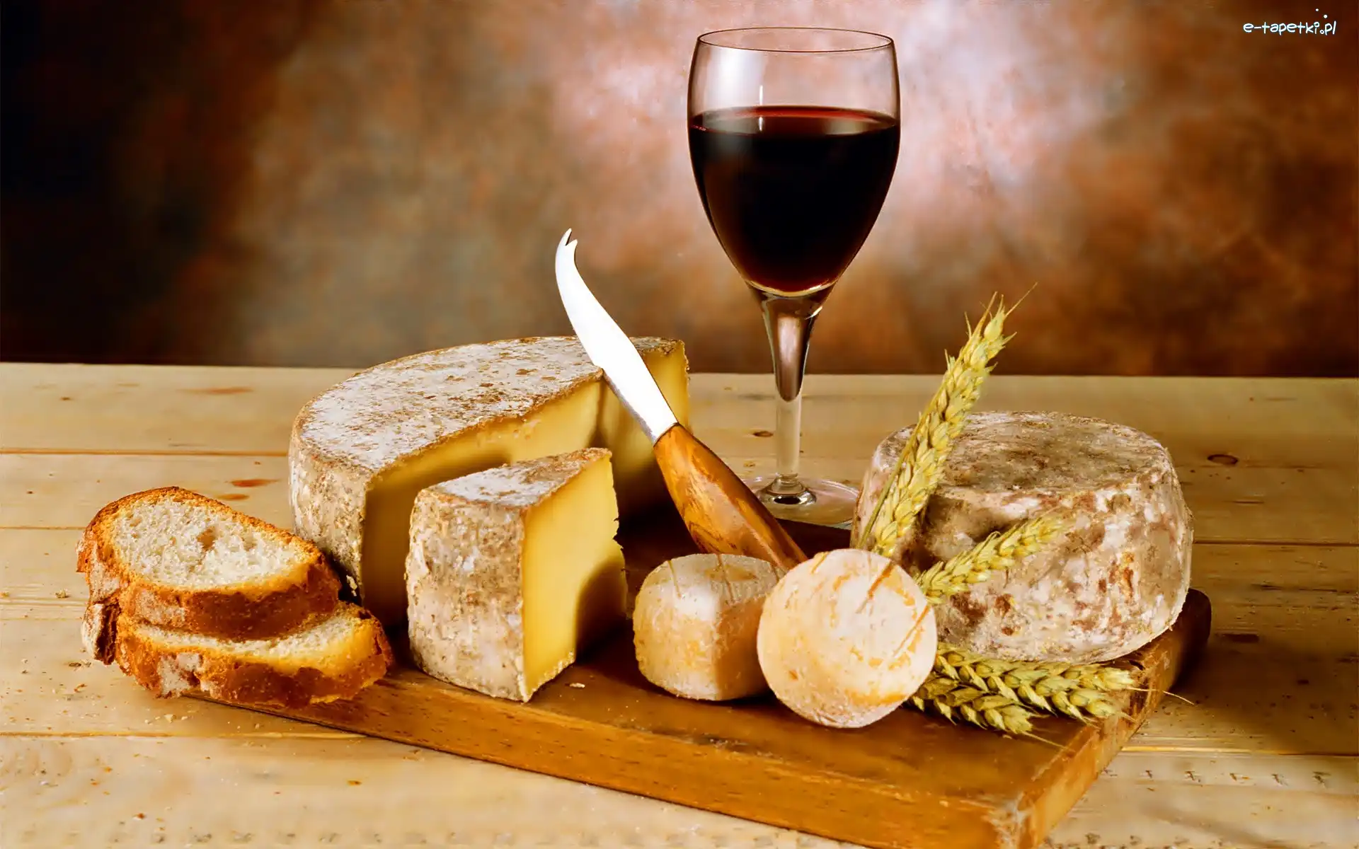 Wino, Bułka, Ser, Kieliszek