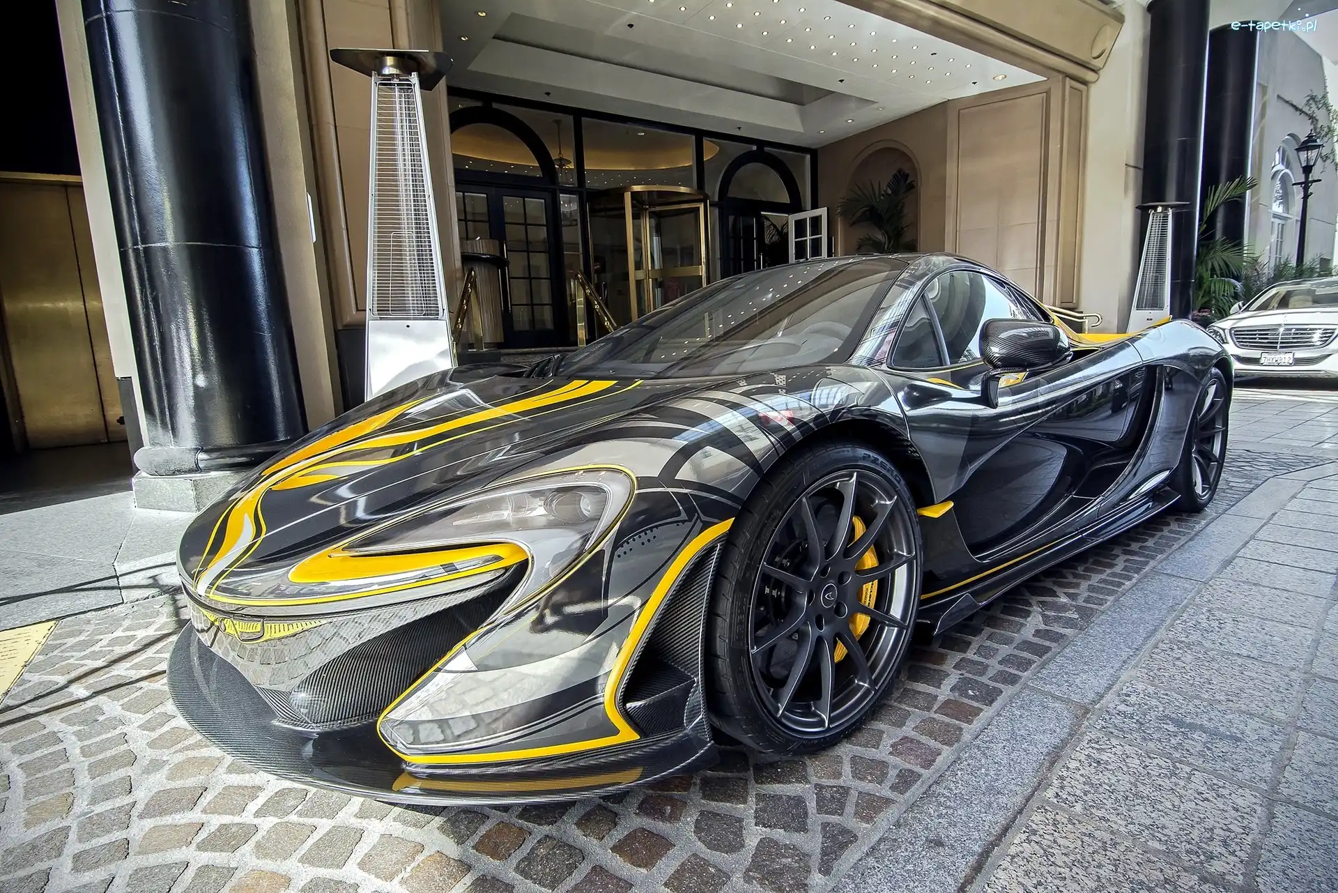 Samochód Sportowy, McLaren P1
