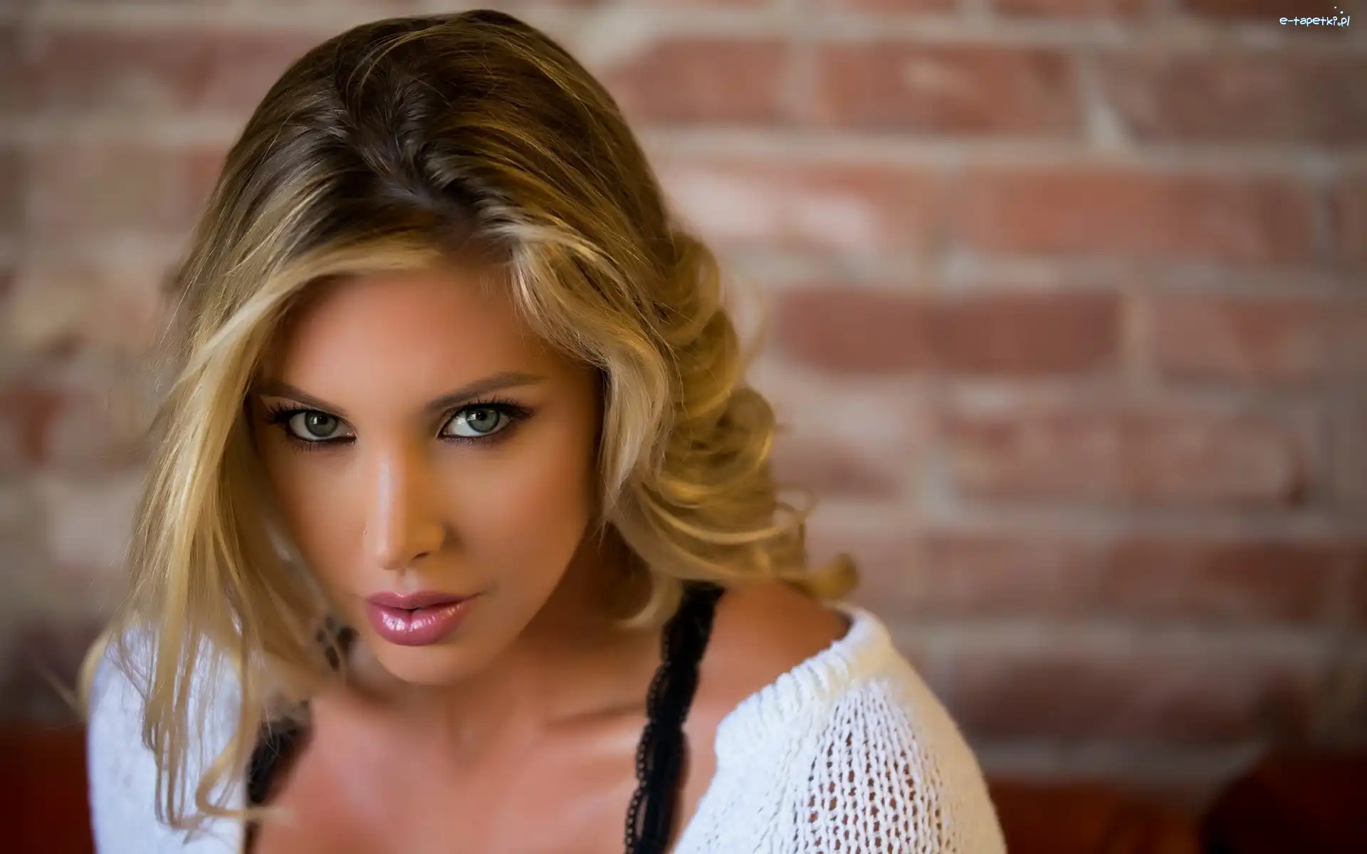 Modelka, Samantha Saint, Śliczna