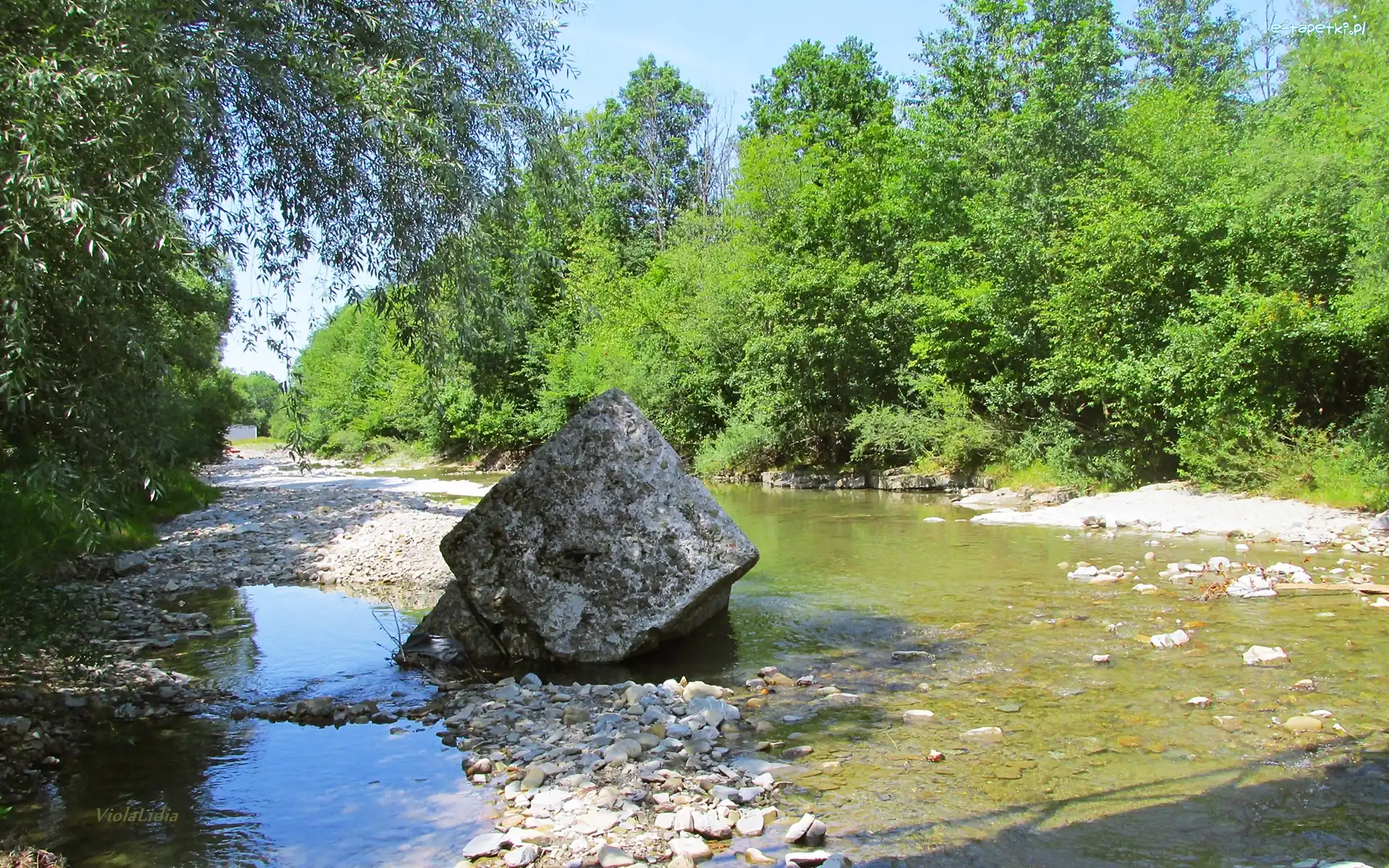 Kamienie, Rzeka, Lato