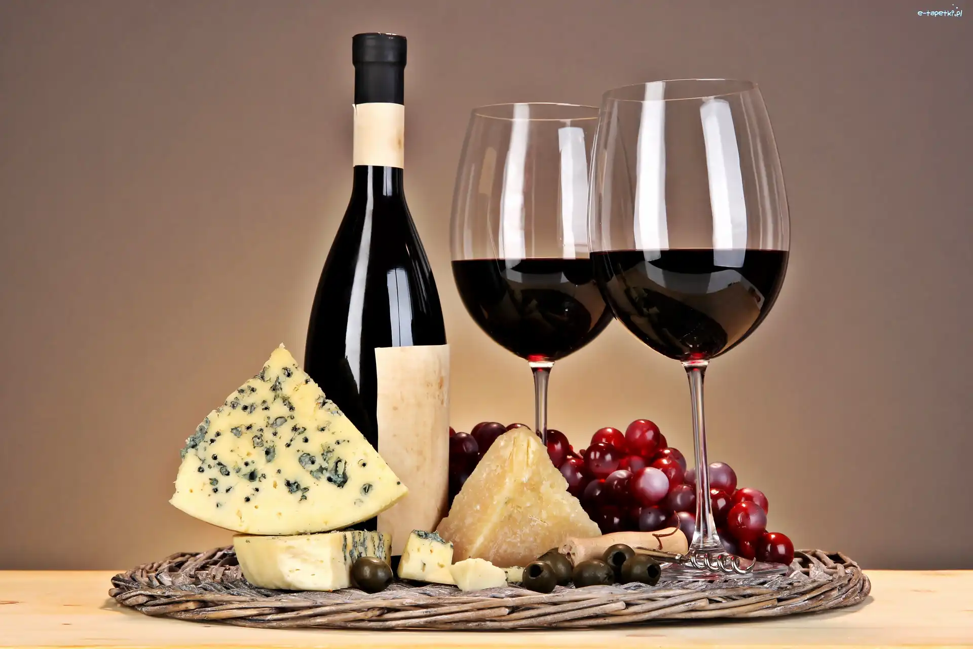 Sery, Oliwki, Winogrona, Wino