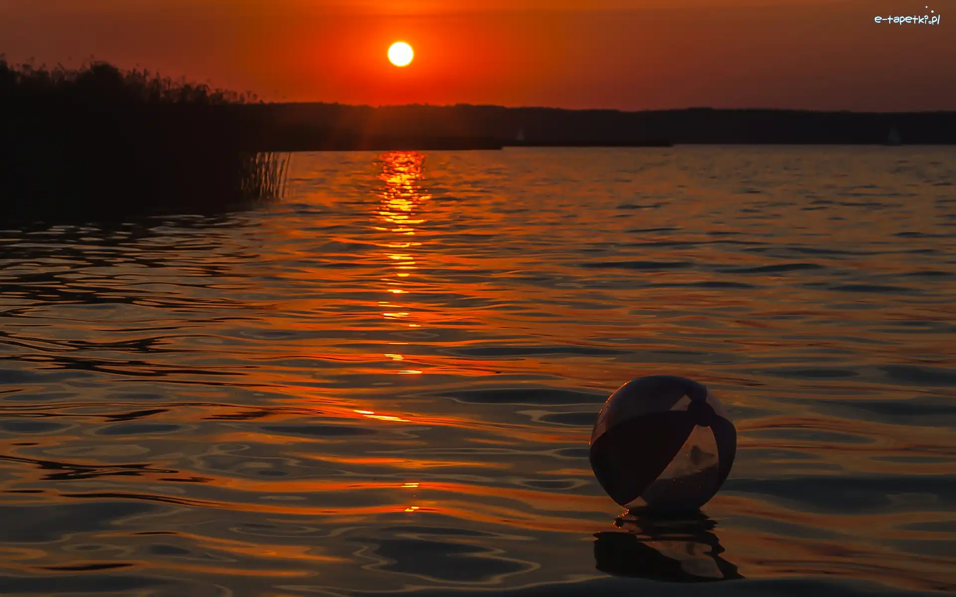Piłka plażowa, Jezioro Niegocin, Zachód słońca