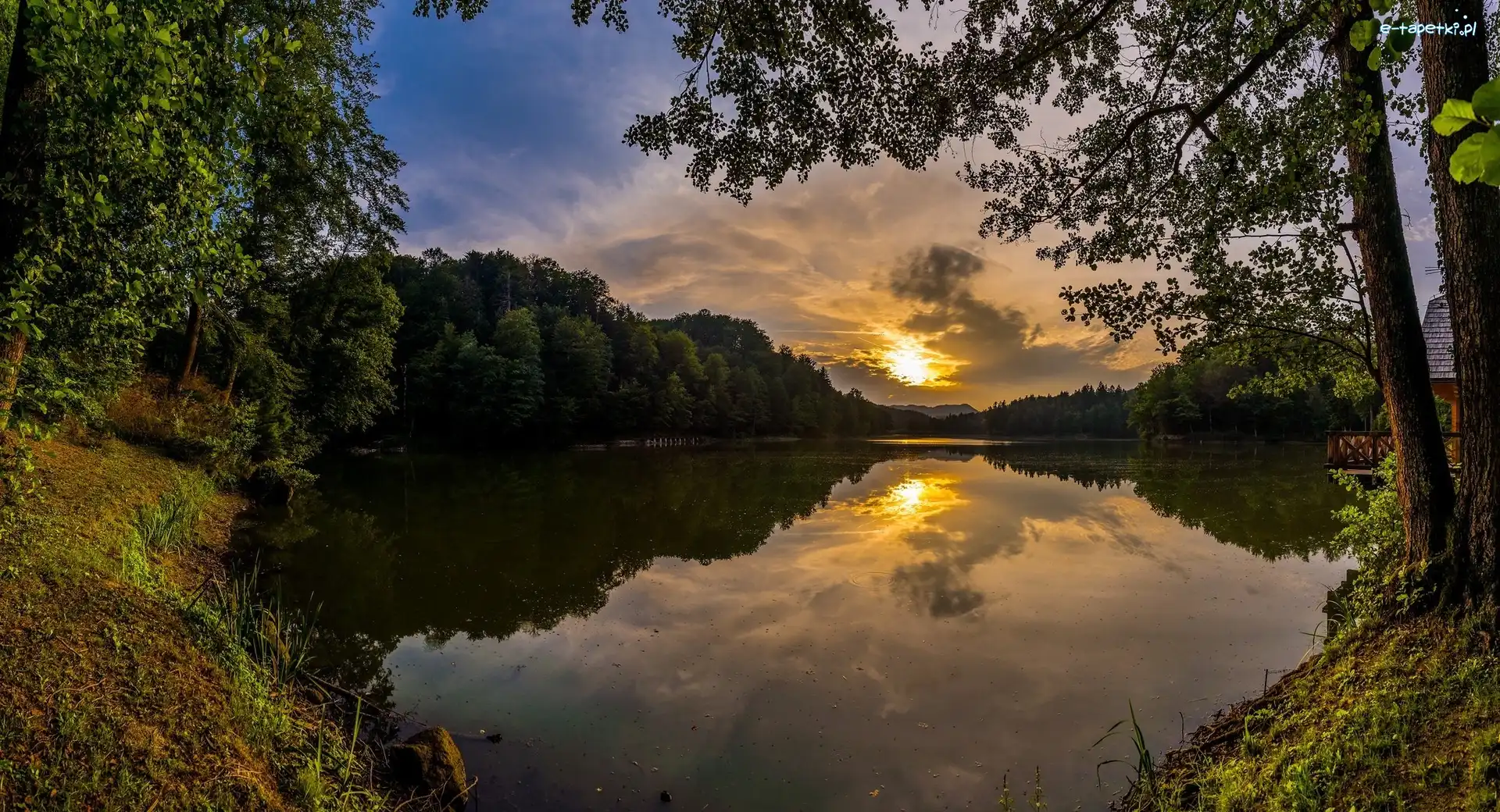 Wschód Słońca, Dom, Drzewa, Jezioro