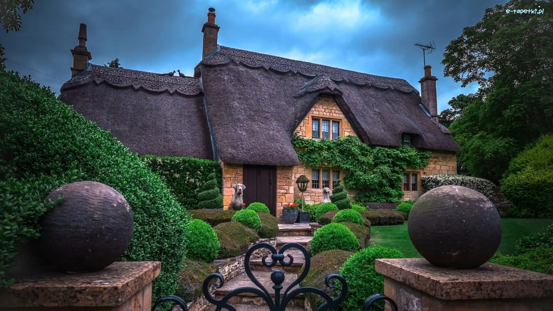 Dom, Pochmurny Dzień, Ogród, Anglia