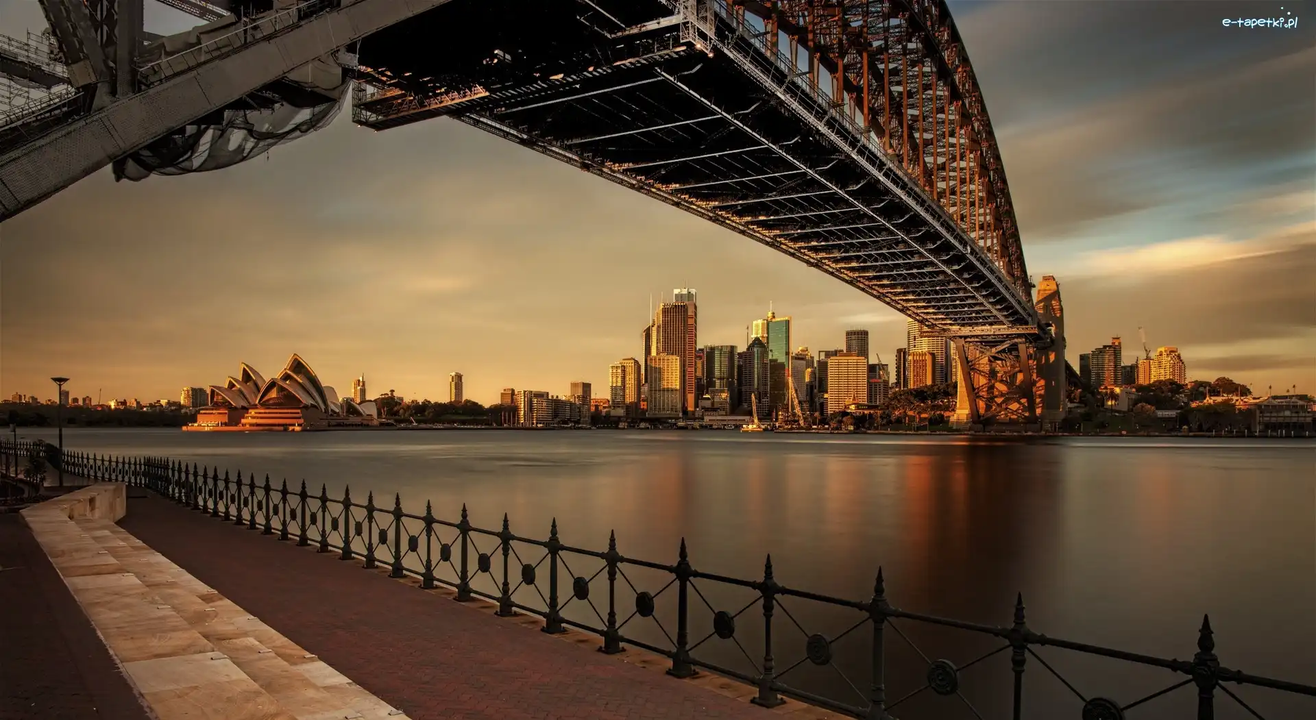 Australia, Zatoka Port Jackson, Sydney, Sydney Opera House, Most Sydney Harbour Bridge
