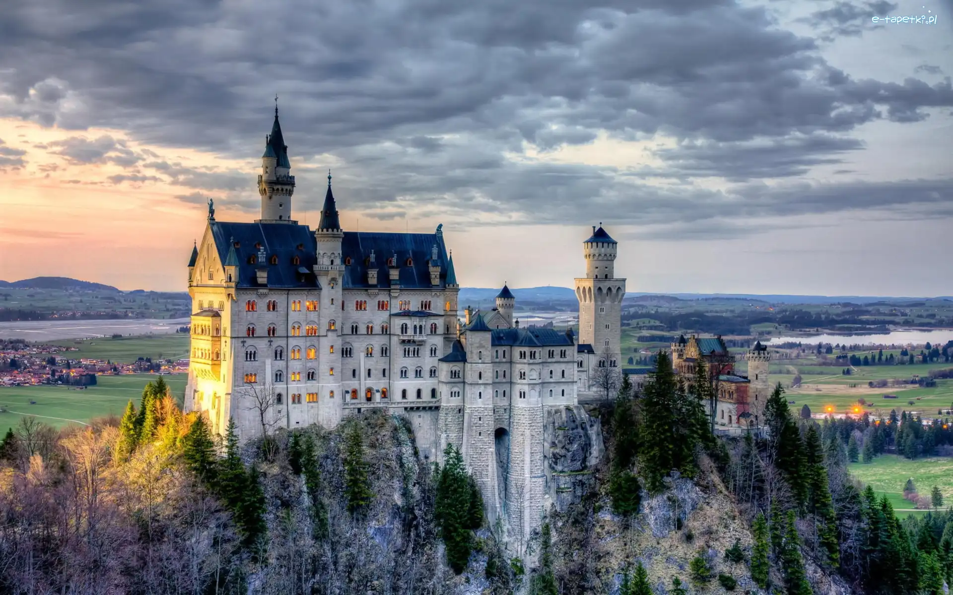 Niemcy, Zamek Neuschwanstein, Bawaria, Drzewa, Skały