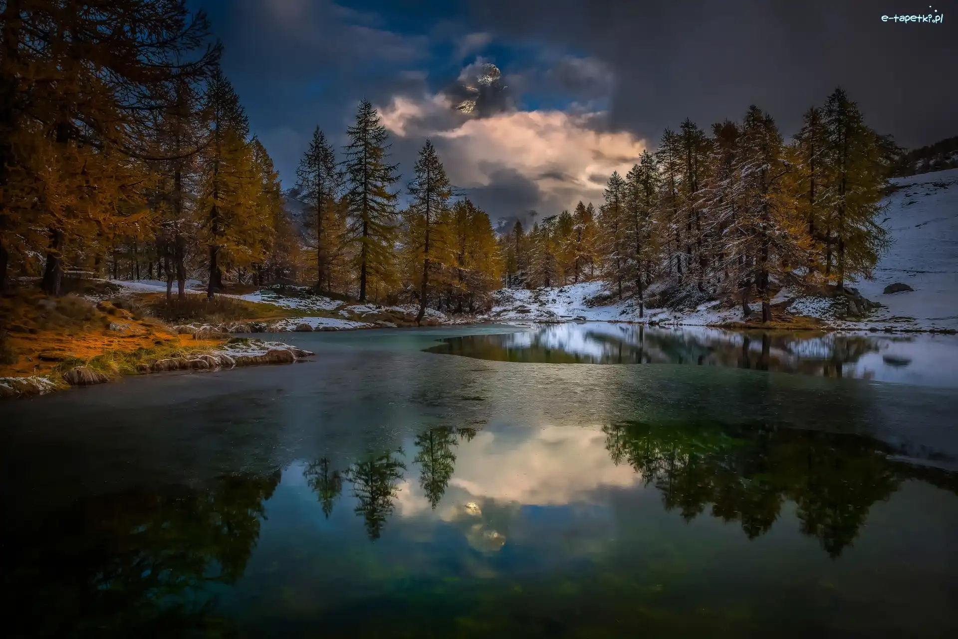 Pierwszy Śnieg, Drzewa, Rzeka