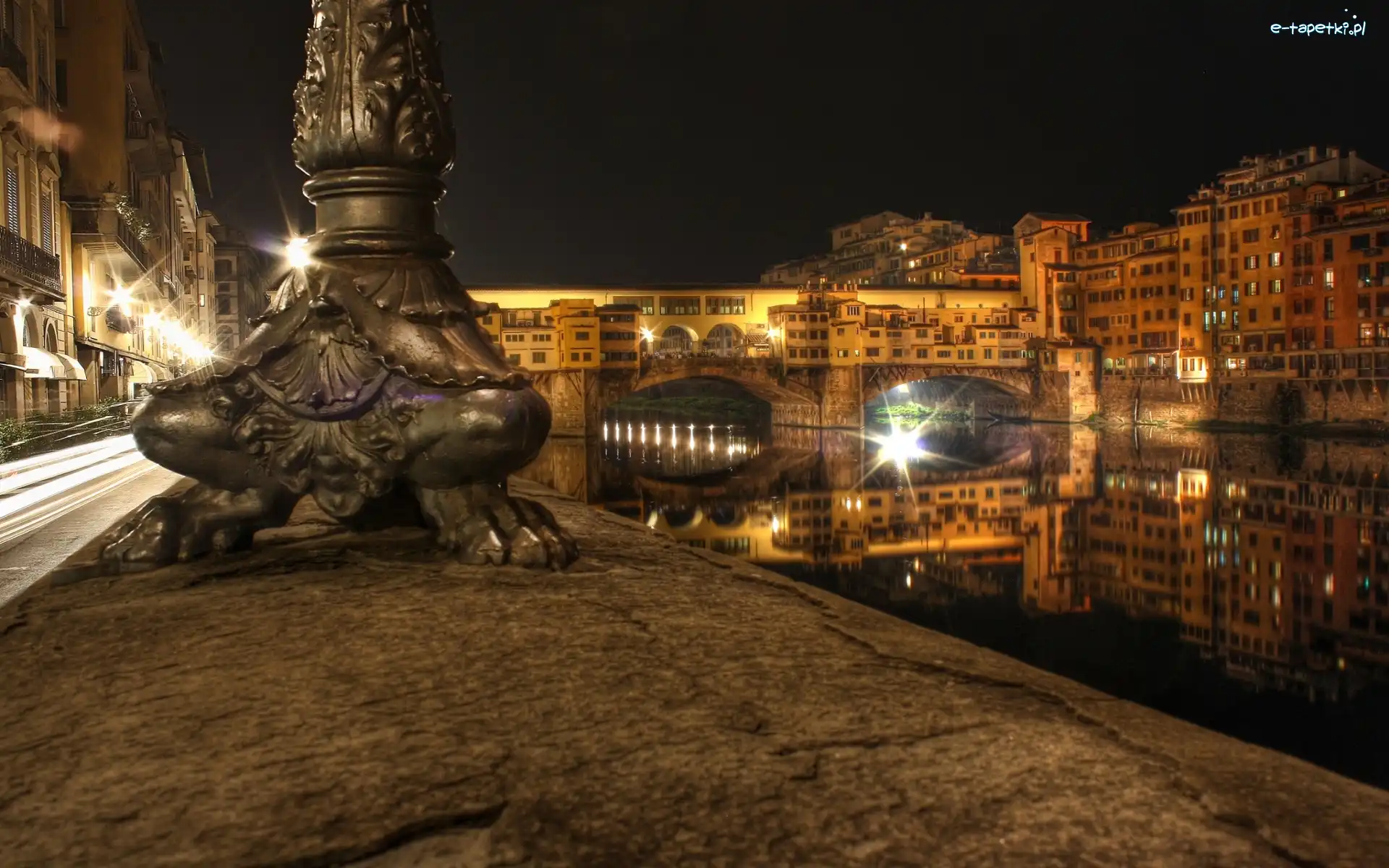 Miasto nocą, Most