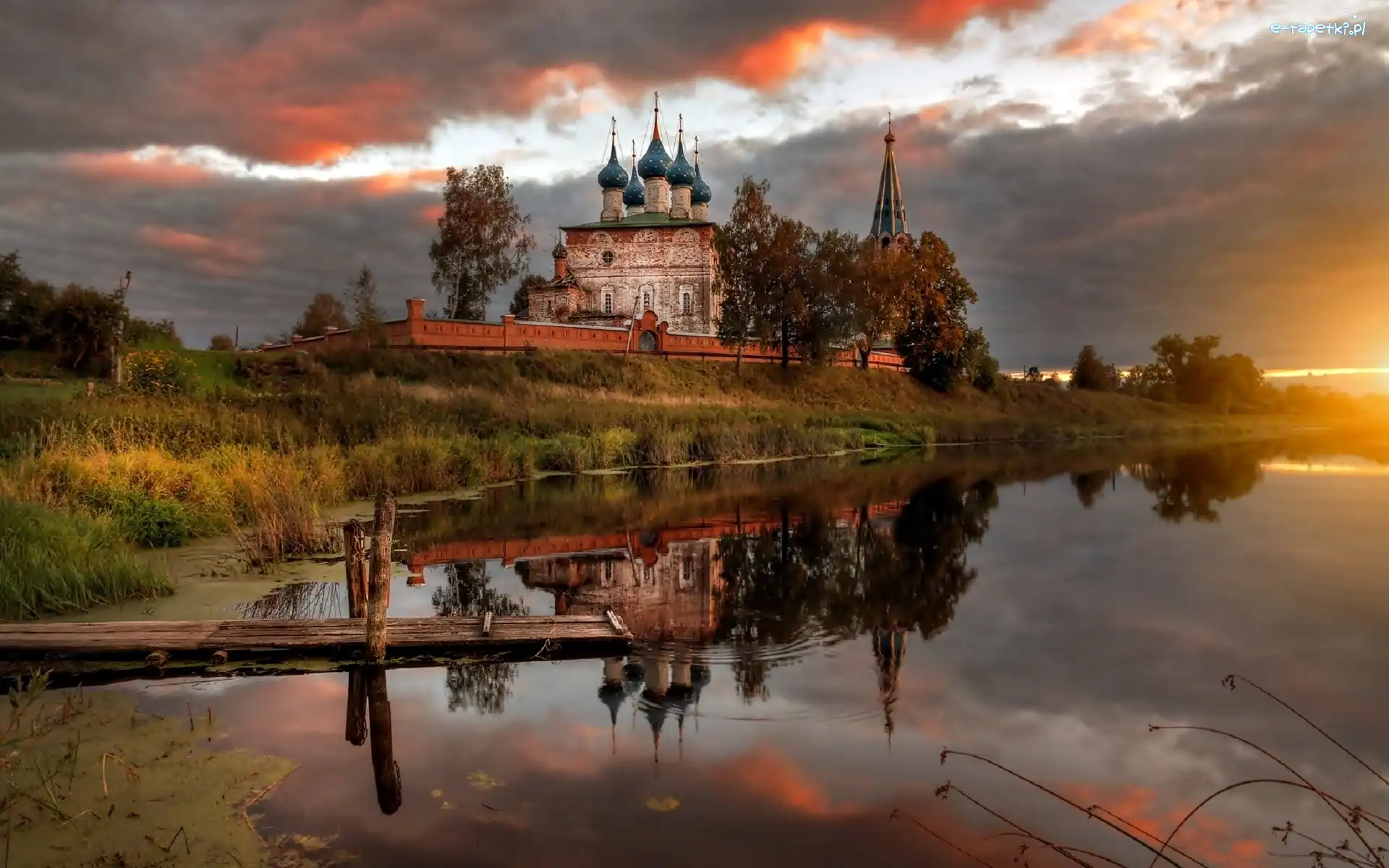 Staw, Dunilovo, Zachód Slońca, Cerkiew