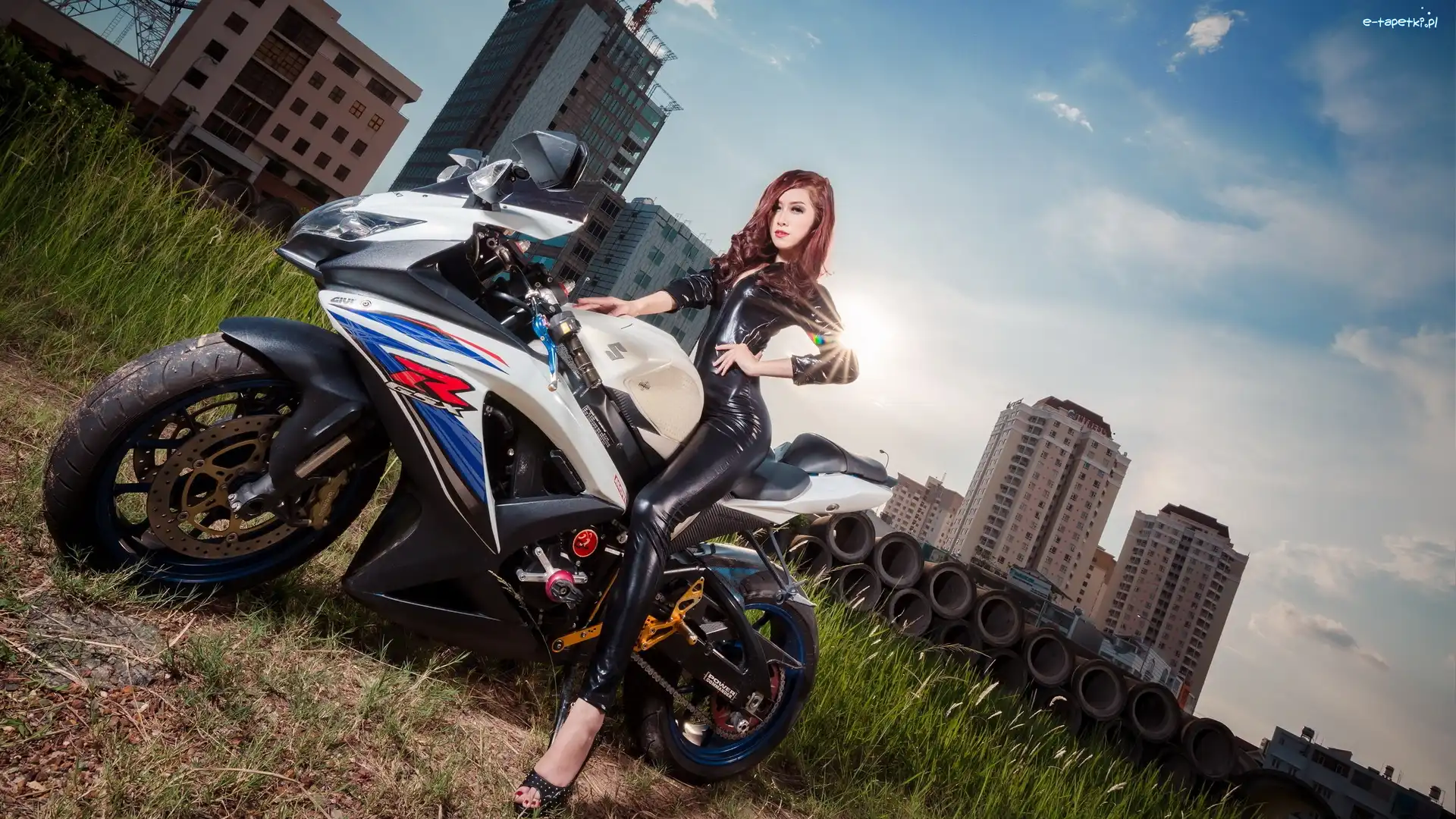 Motor, Kobieta