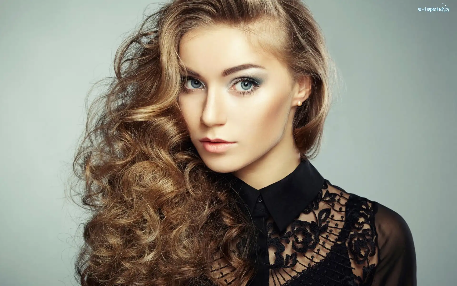 Kobieta, Blondwłosa