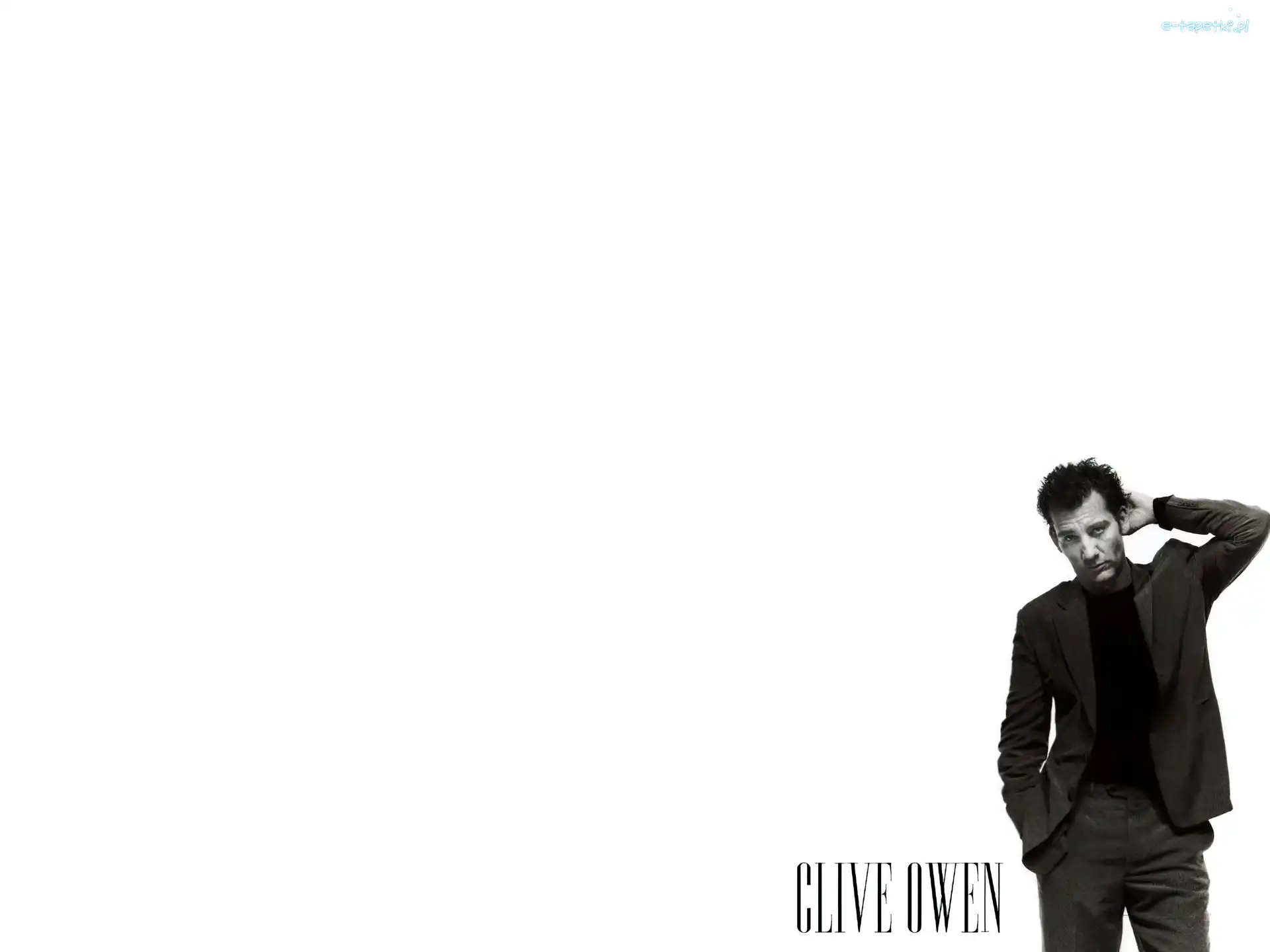 czarna koszulka, szary garnitur, Clive Owen