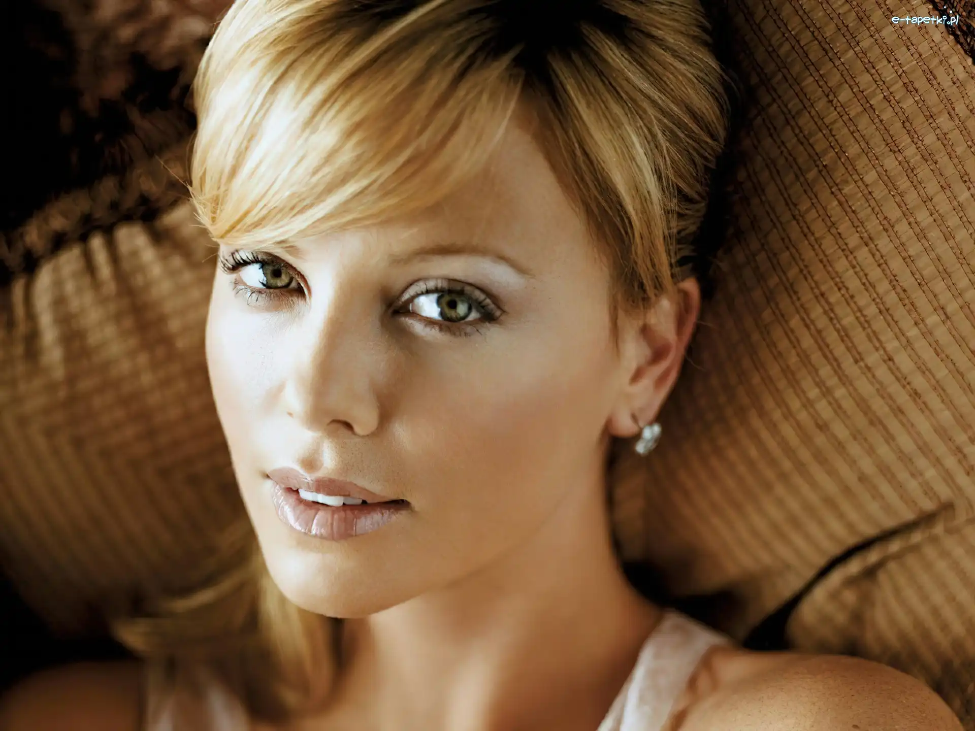 włosy, jasne, Charlize Theron