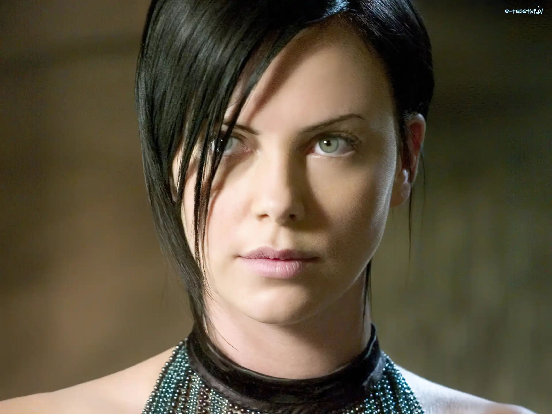 włosy, ciemne, Charlize Theron