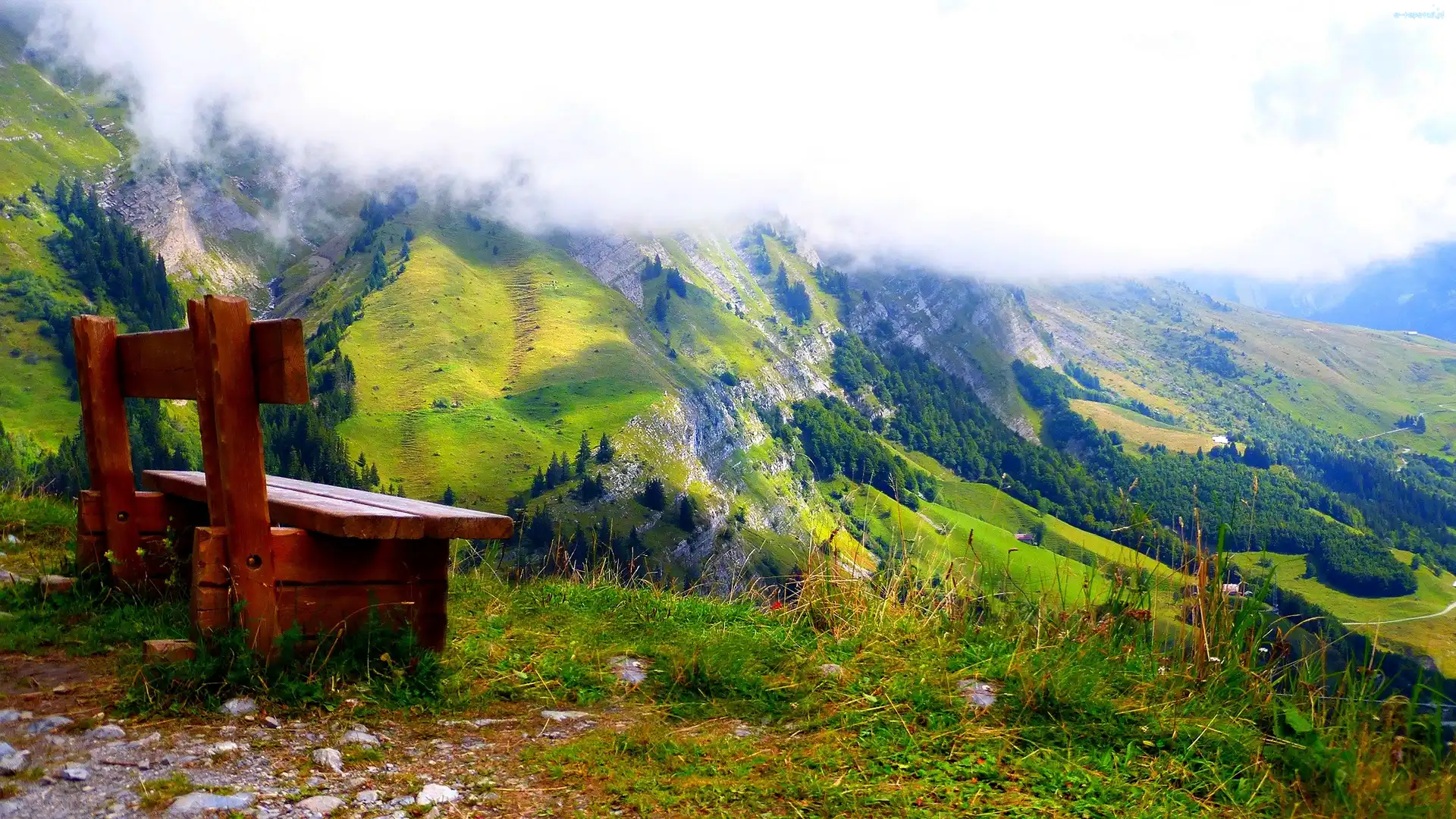 Ławeczka, Mgła, Góry