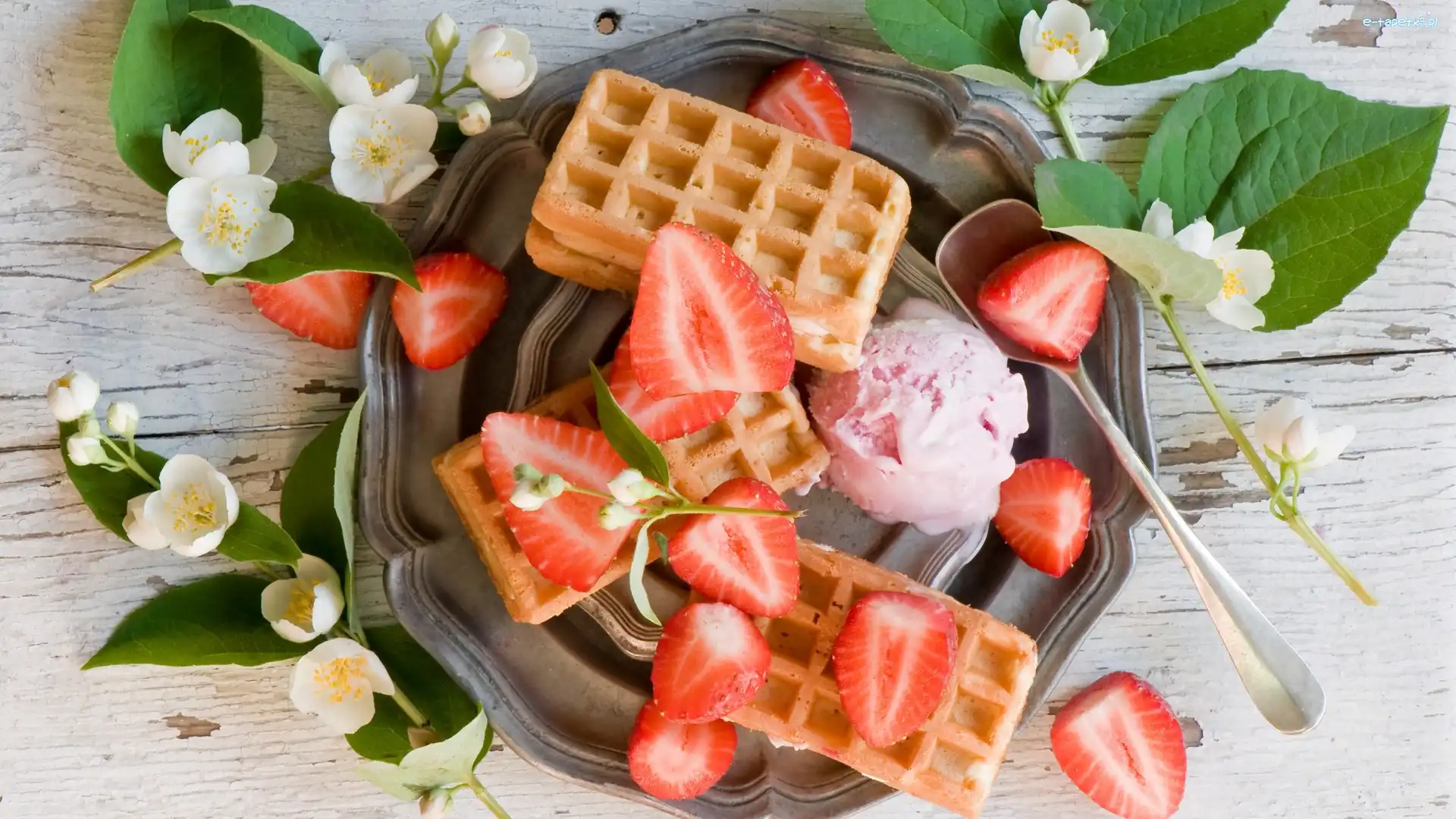 Lody, Truskawki, Gofry
