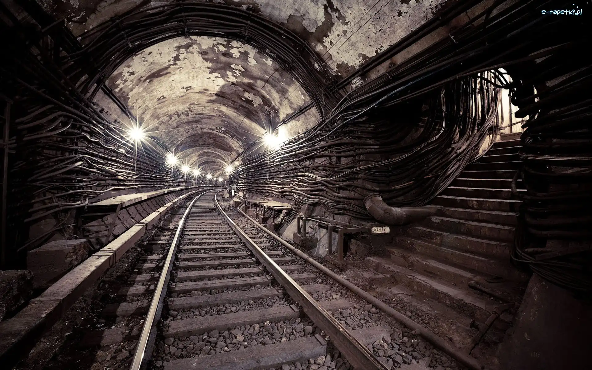 Tory, Tunel