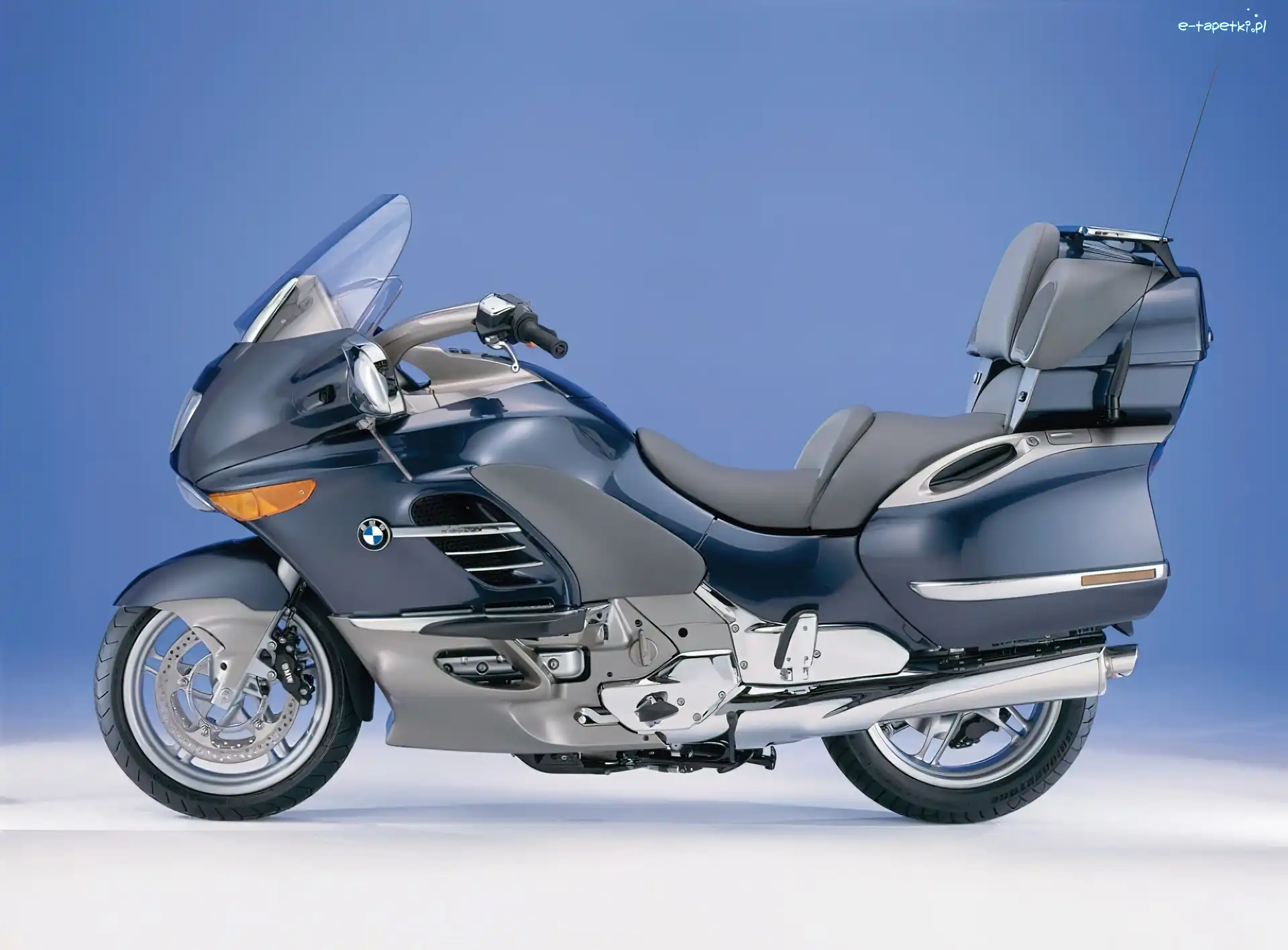 niebiesko-szare, Motor BMW