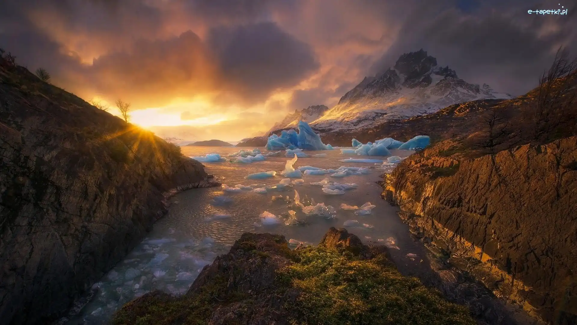 Zachód, Rzeka, Chile, Torres Del Paine, Chmury, Słońca, Masyw, Góry