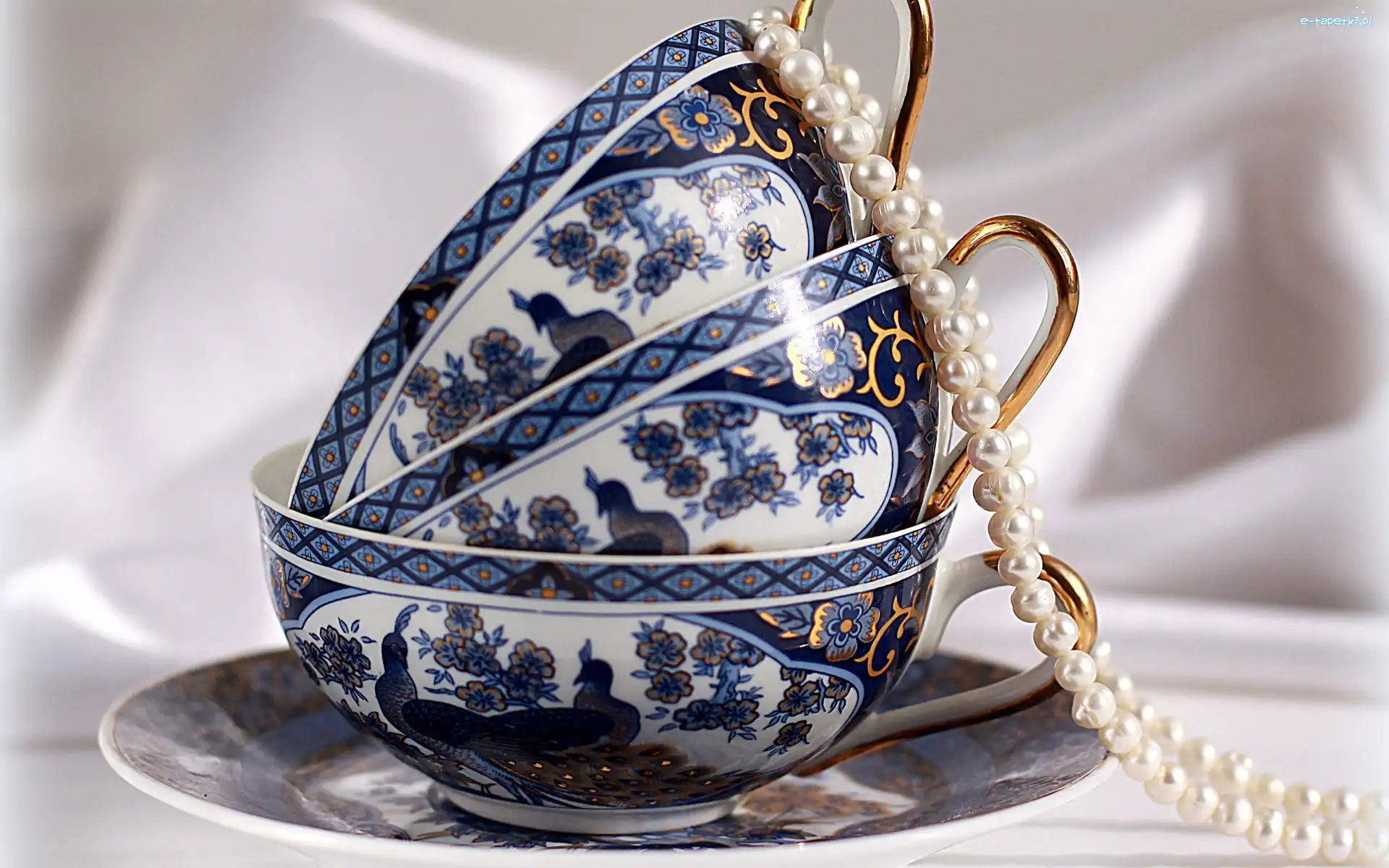 Perły, Filiżanki, Porcelana