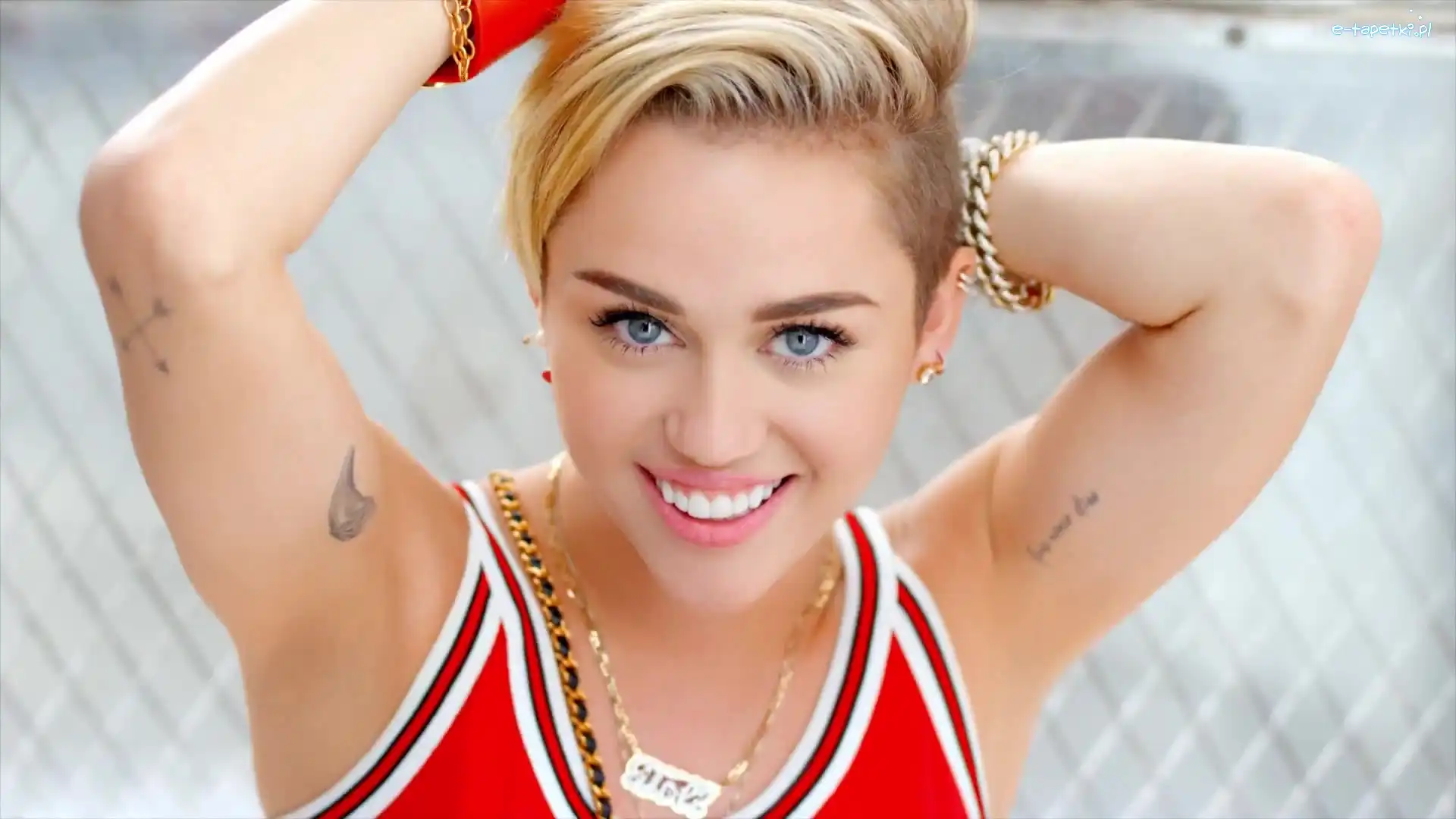 Aktorka, Piosenkarka, Miley Cyrus