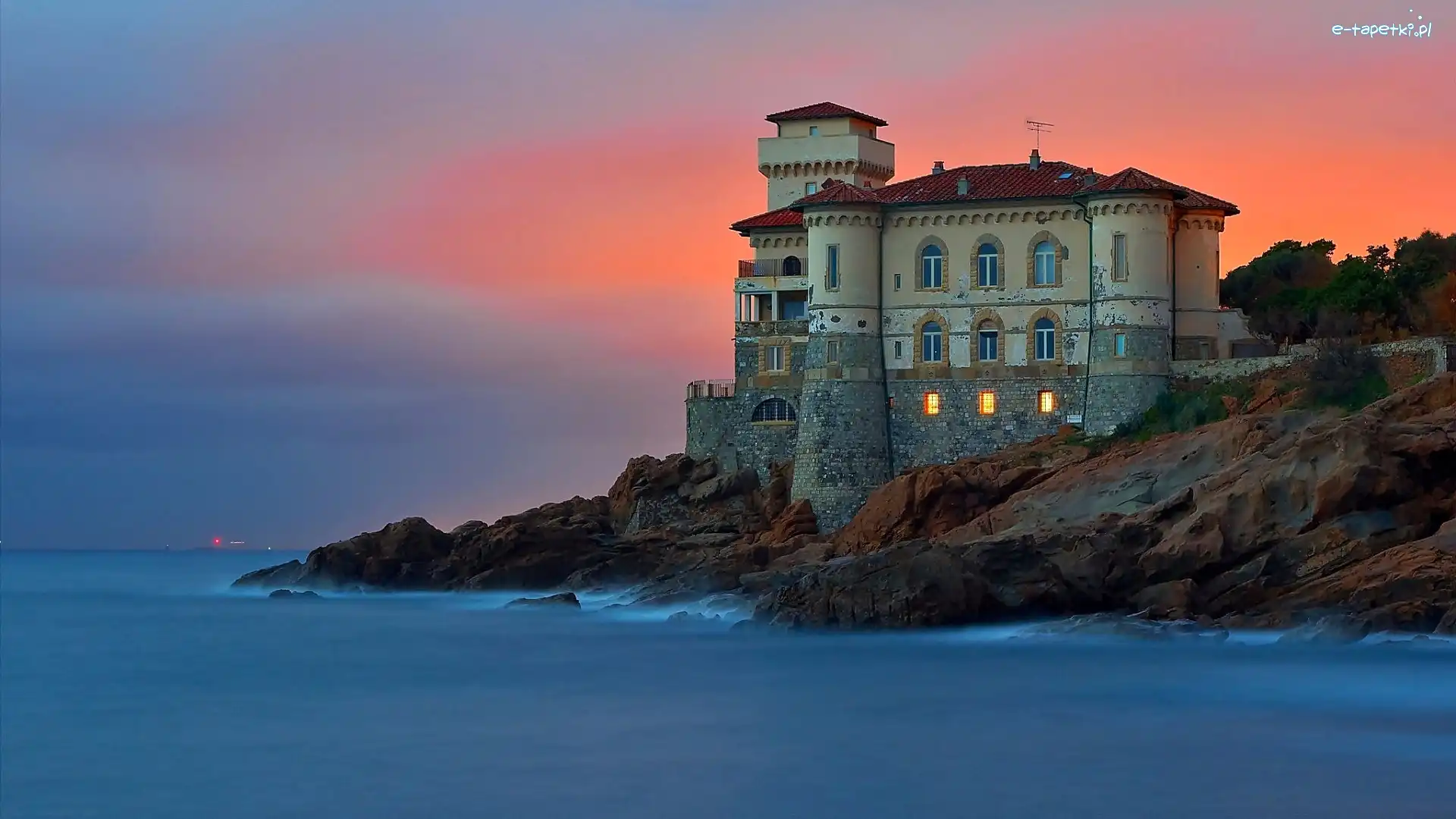 Zachód słońca, Calafuria, Prowincja Livorno, Castello del Boccale, Zamek Boccale, Morze, Włochy