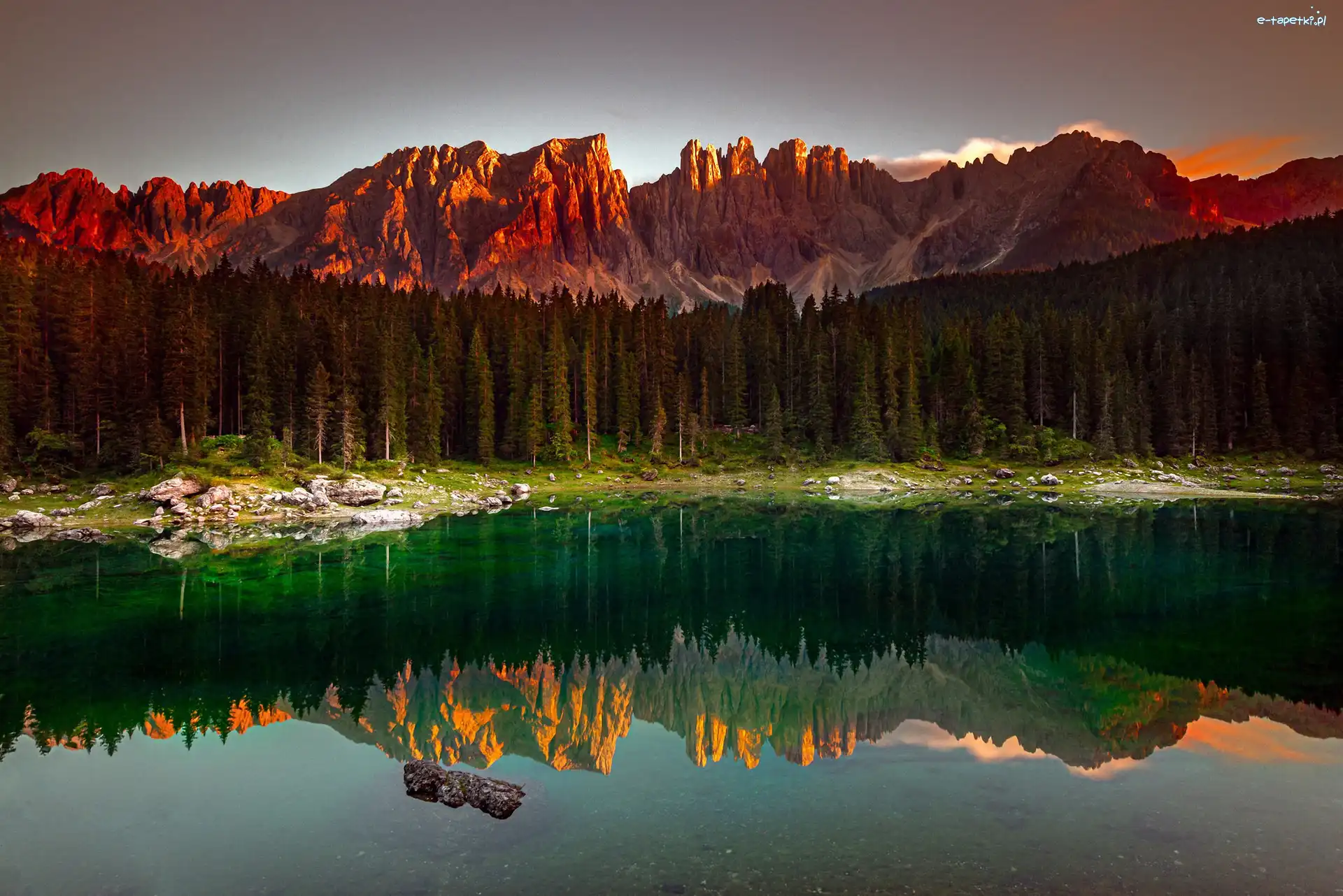 Karersee, Włochy, Tyrol Południowy, Góry, Jezioro