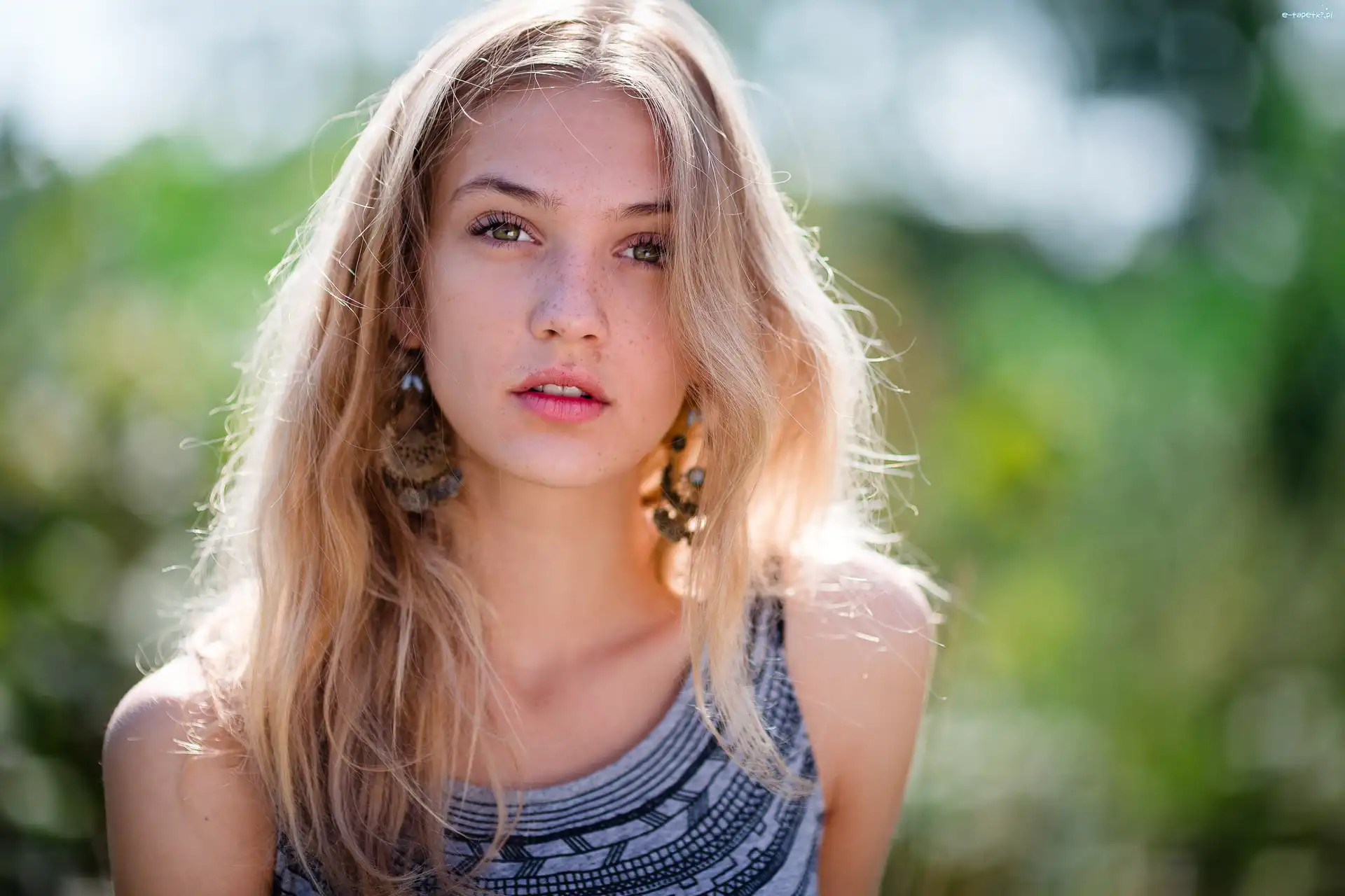 Blondynka, Kobieta