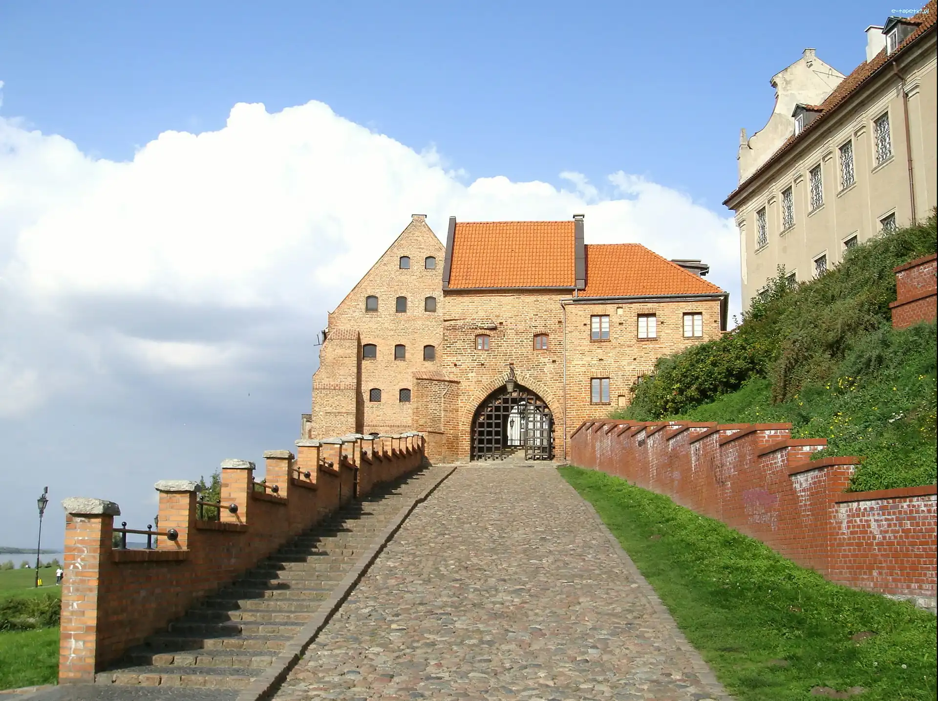 Zabytki, Grudziądz, Brama Wodna, Budowle