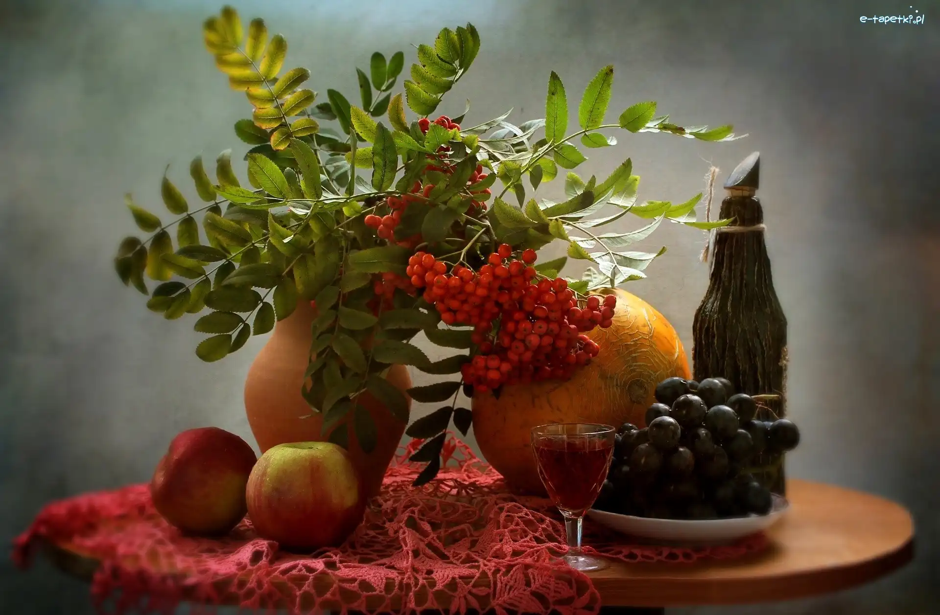 Jabłka, Wazon, Wino, Butelka, Jarzębina, Winogrona, Melon, Kompozycja