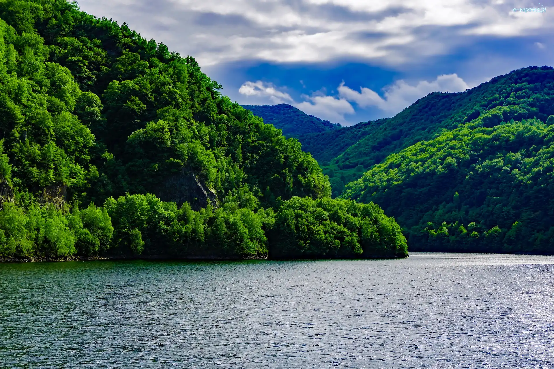 Jezioro, Wzgórza, Góry