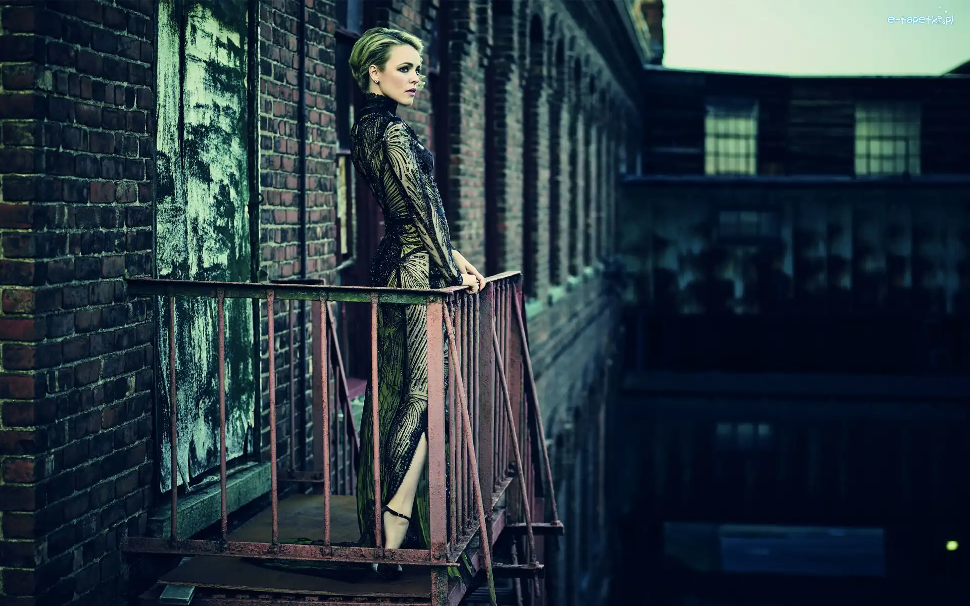 Sukienka, Rachel McAdams, Zapatrzona