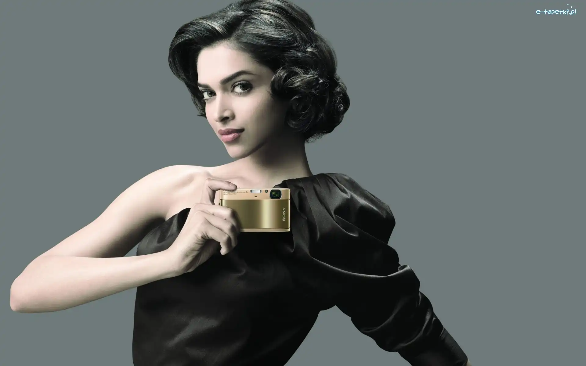 Aparat fotograficzny, Deepika Padukone, Brunetka