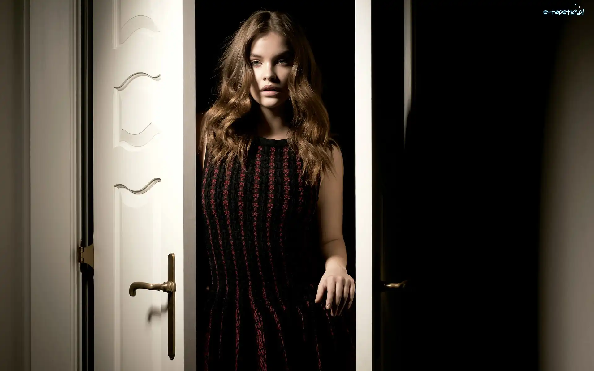 Drzwi, Barbara Palvin