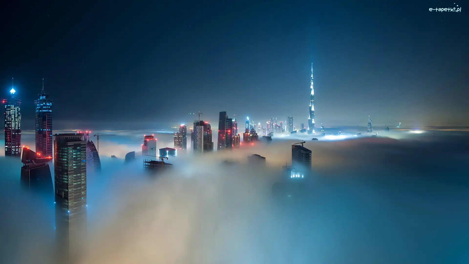 Mgła, Wieżowce, Hong Kong