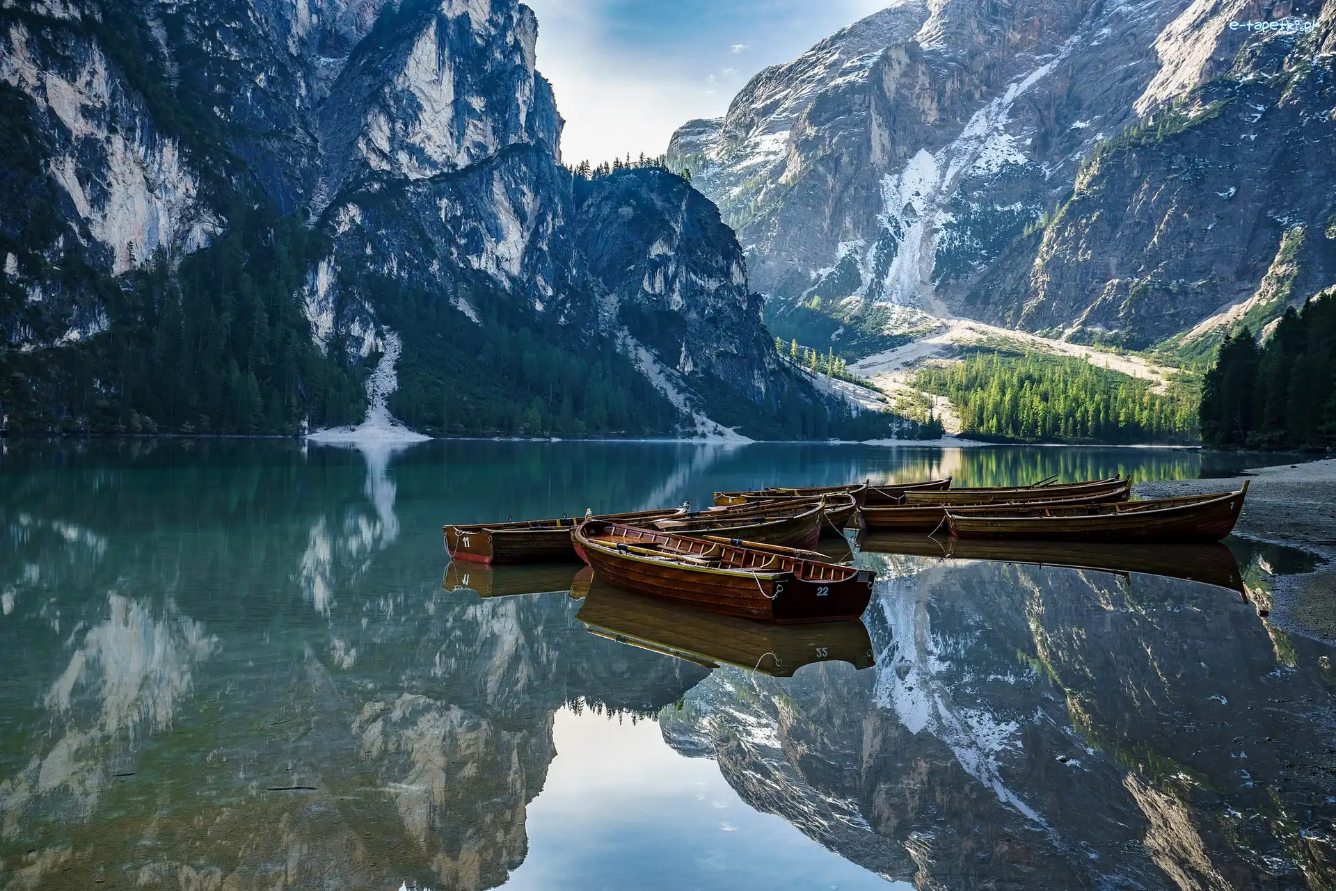 Włochy, Dolomity, Góry, Łódki, Jezioro Pragser Wildsee