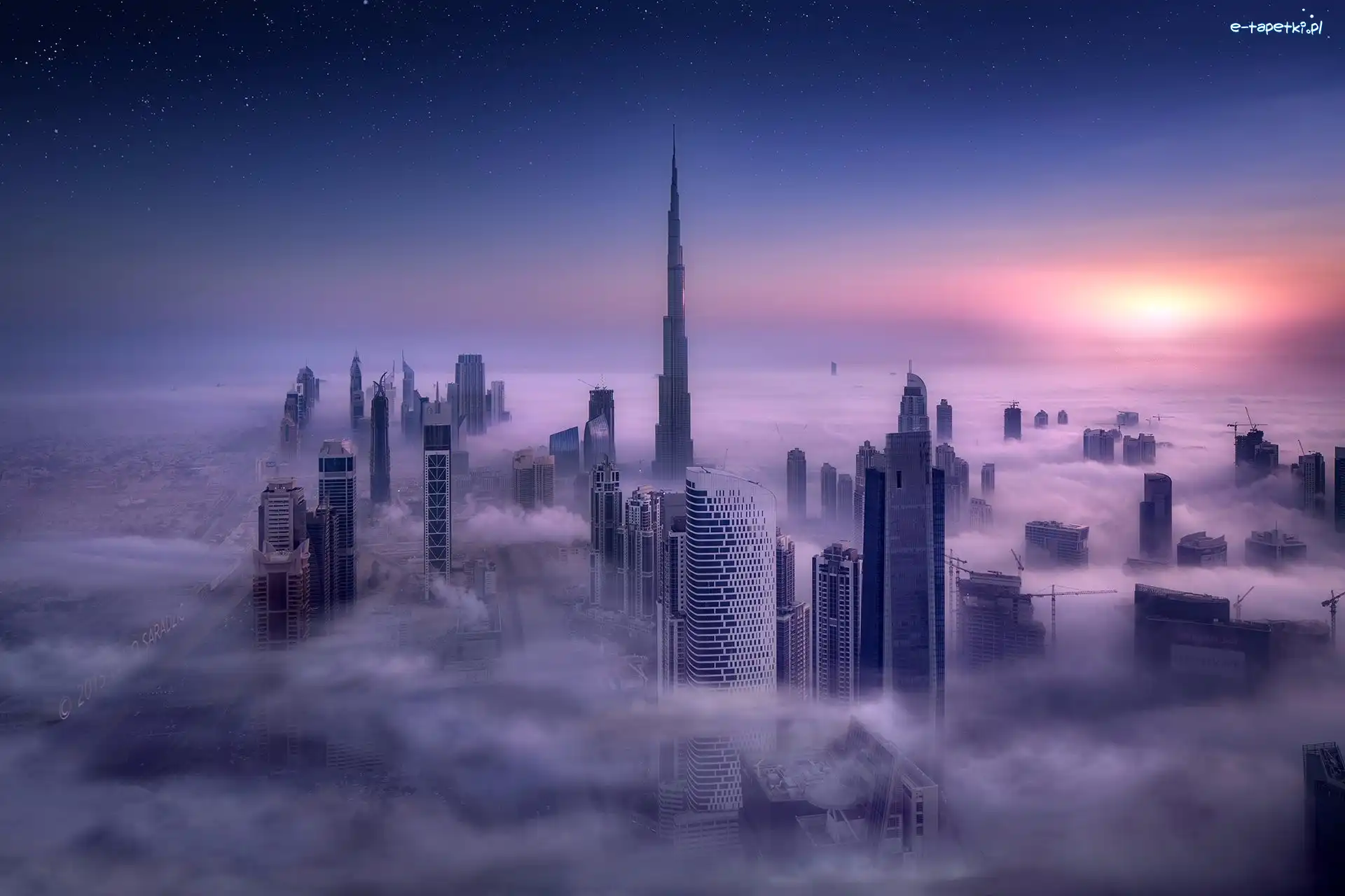 Zjednoczone Emiraty Arabskie, Mgła, Dubaj, Wieżowiec Burdż Chalifa, Drapacze chmur