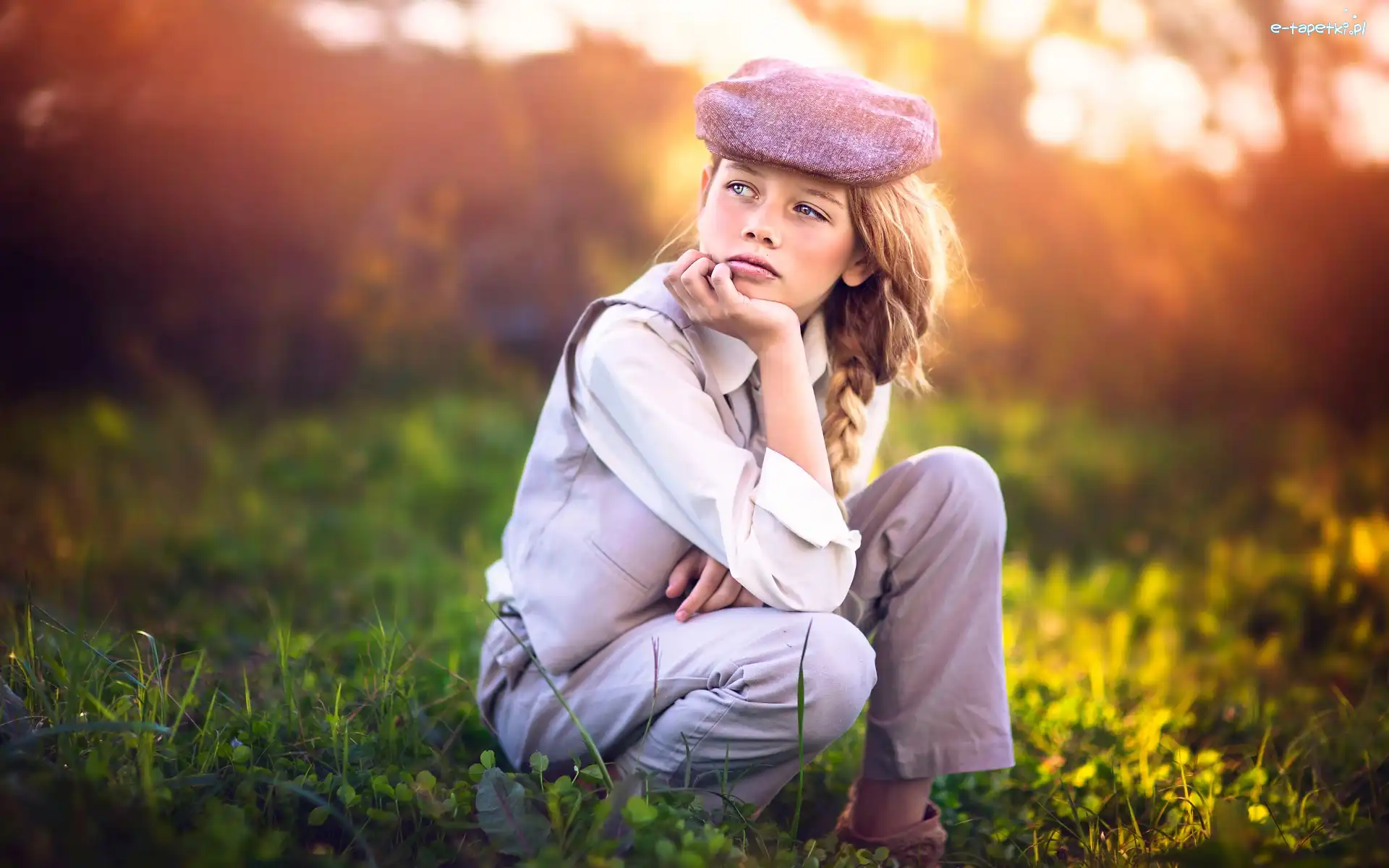Blondynka, Beret, Dziewczynka