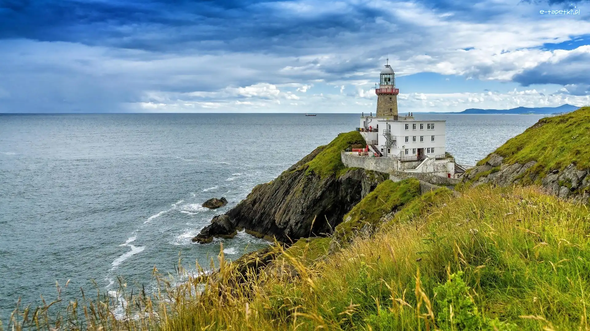 Irlandia, Latarnia morska Baily Lighthouse, Półwysep Howth Head, Morze Irlandzkie, Wybrzeże