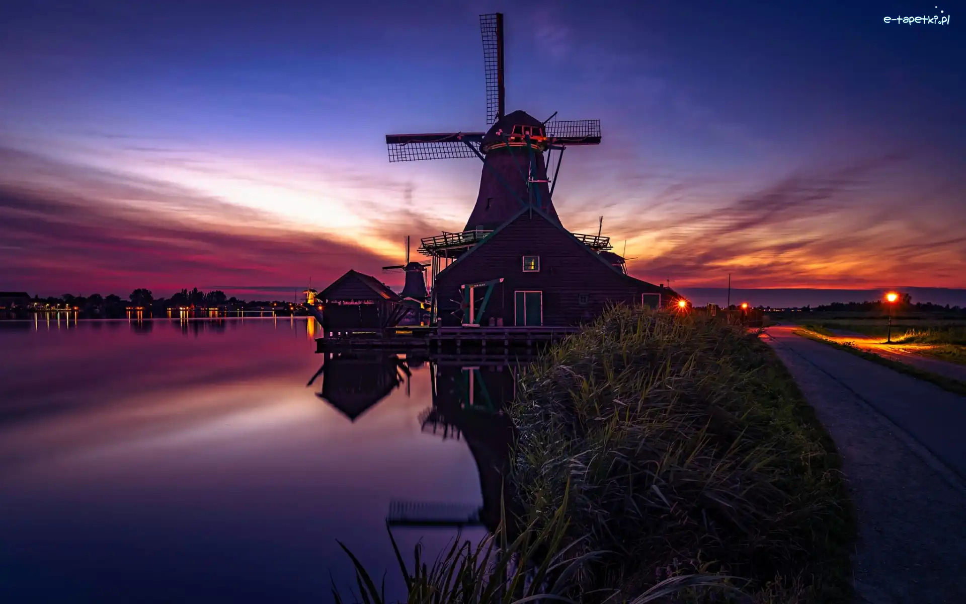 Rzeka, Wieczór, Wiatrak, Domy, Skansen Zaanse Schans, Holandia