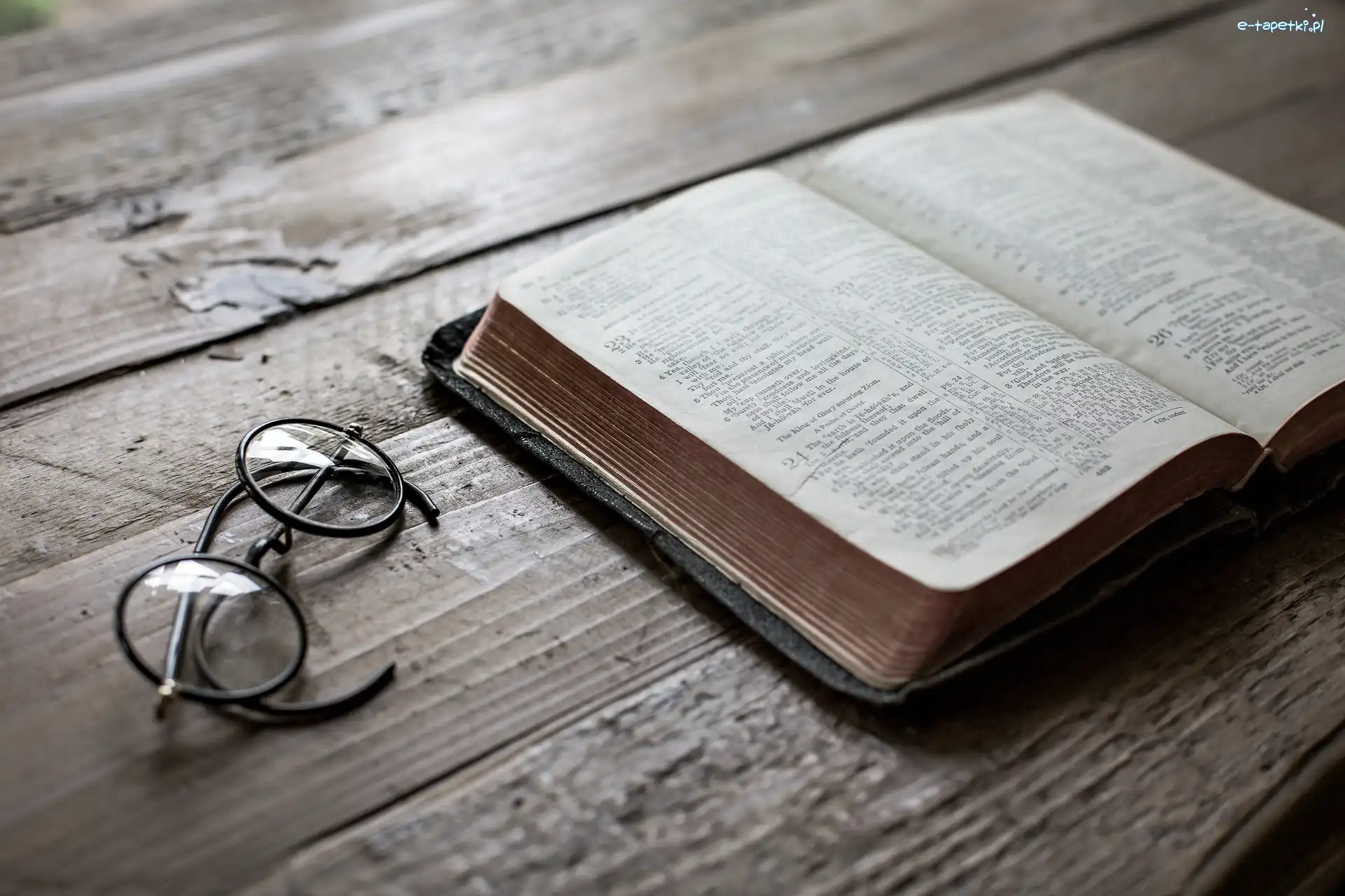 Okulary, Biblia