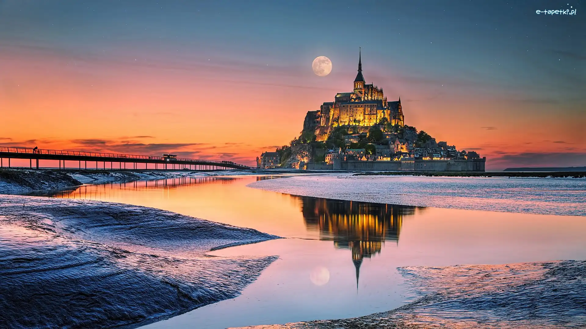 Francja, Opactwo św. Michała Archanioła, Wyspa Mont Saint-Michel, Zachód słońca, Molo