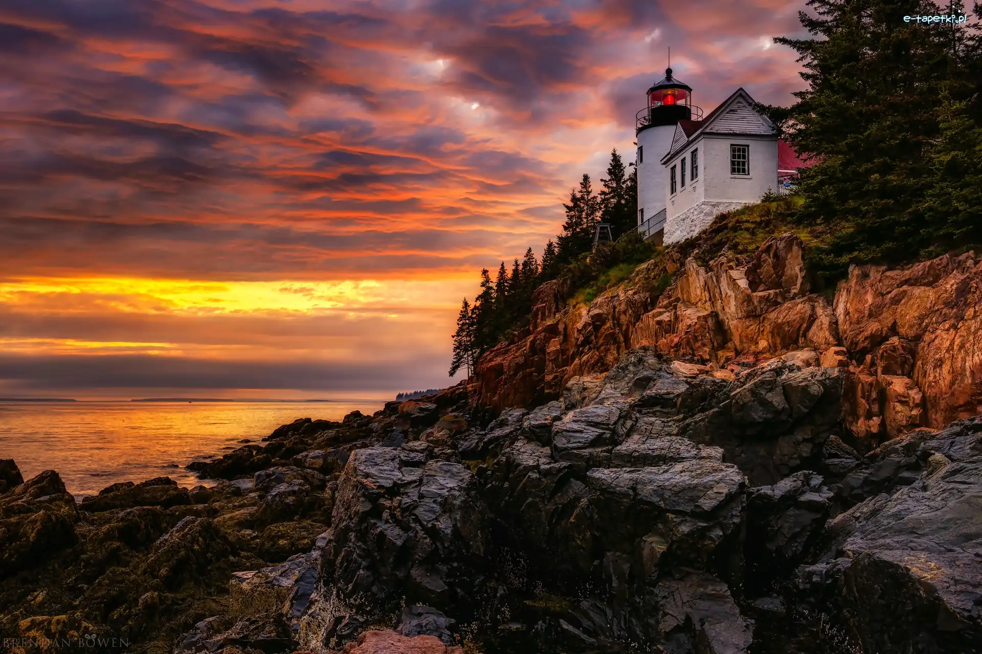 Bass Harbor, Stan Maine, Zachód słońca, Skały, Park Narodowy Acadia, Latarnia morska, Morze, Stany Zjednoczone