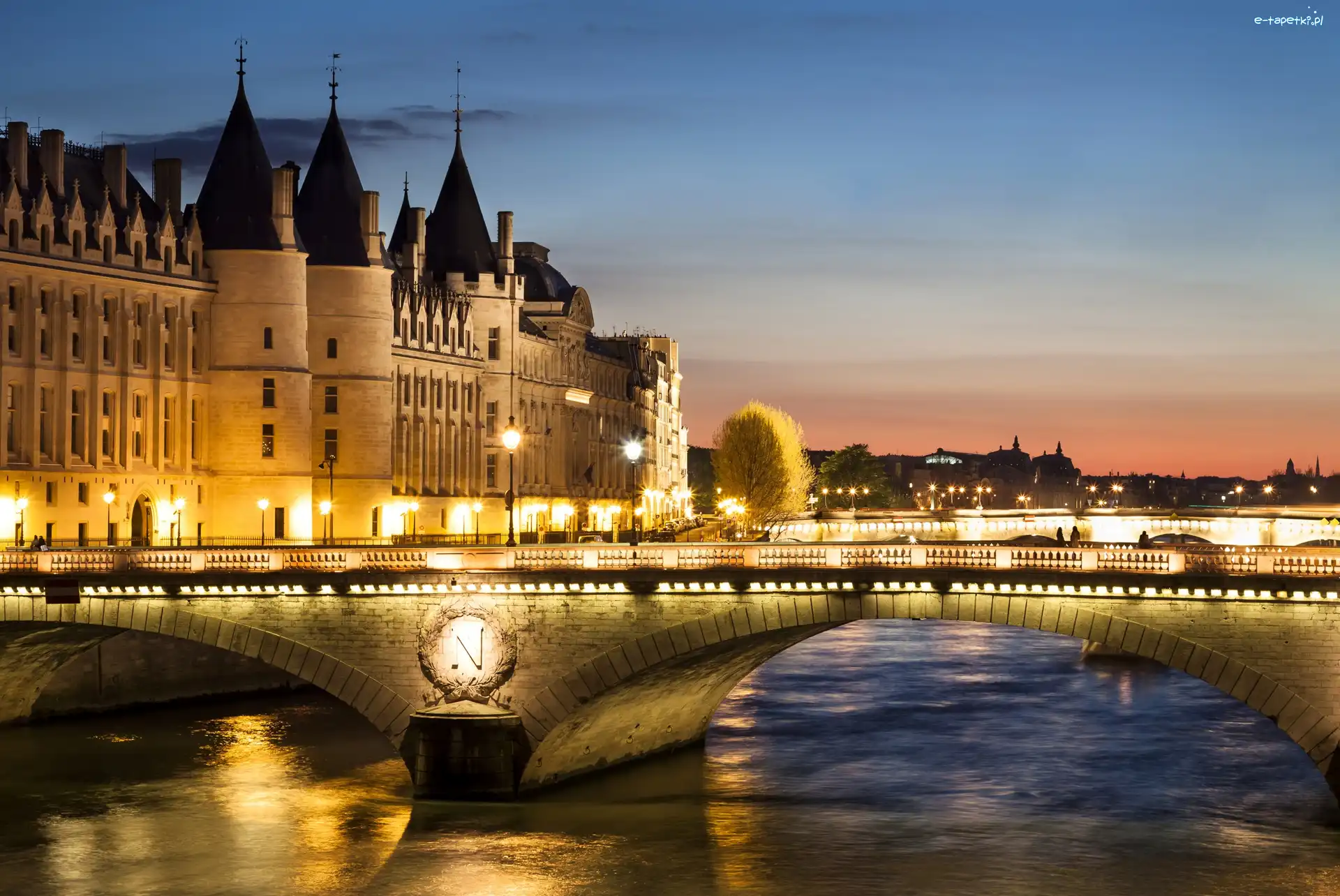 Budynki, Rzeka Sekwana, Most Wymiany, Paryż, Francja, Muzeum Conciergerie, Światła