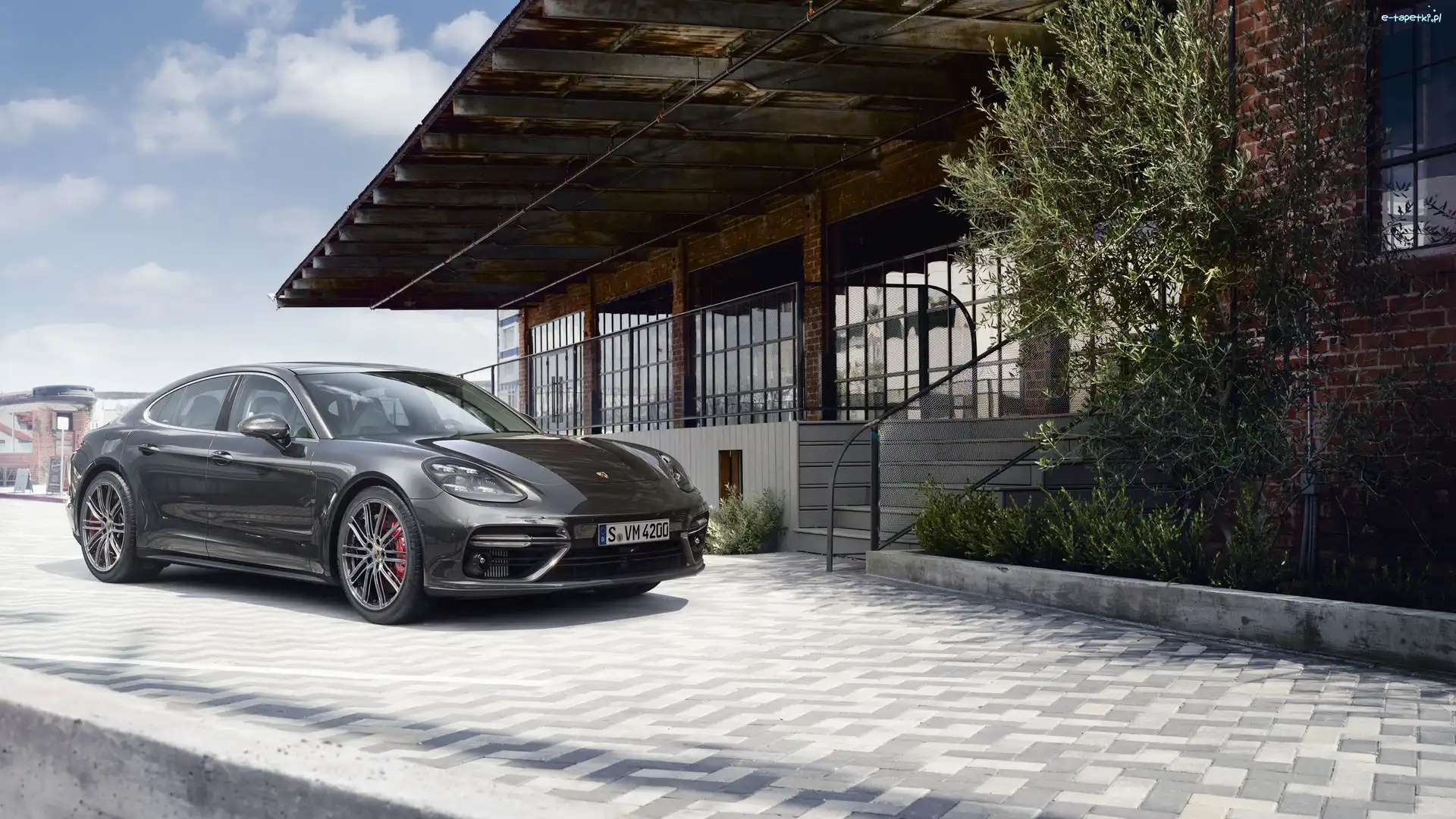 Dom, 2016, Porsche Panamera Turbo