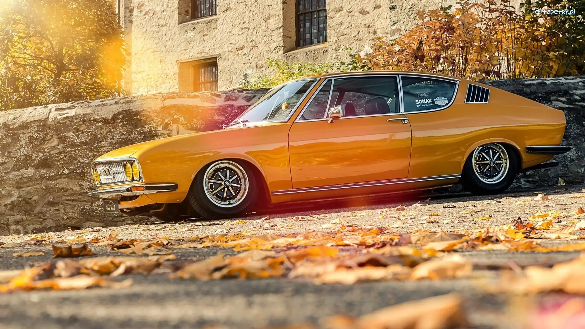 Mrs Orangina, Jesień, 1972, Audi 100 Coupe S