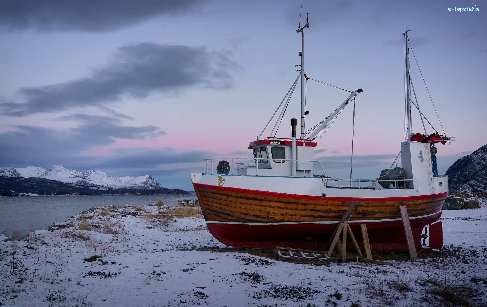 Norwegia, Morze Norweskie, Sørkjosen, Kuter, Zima