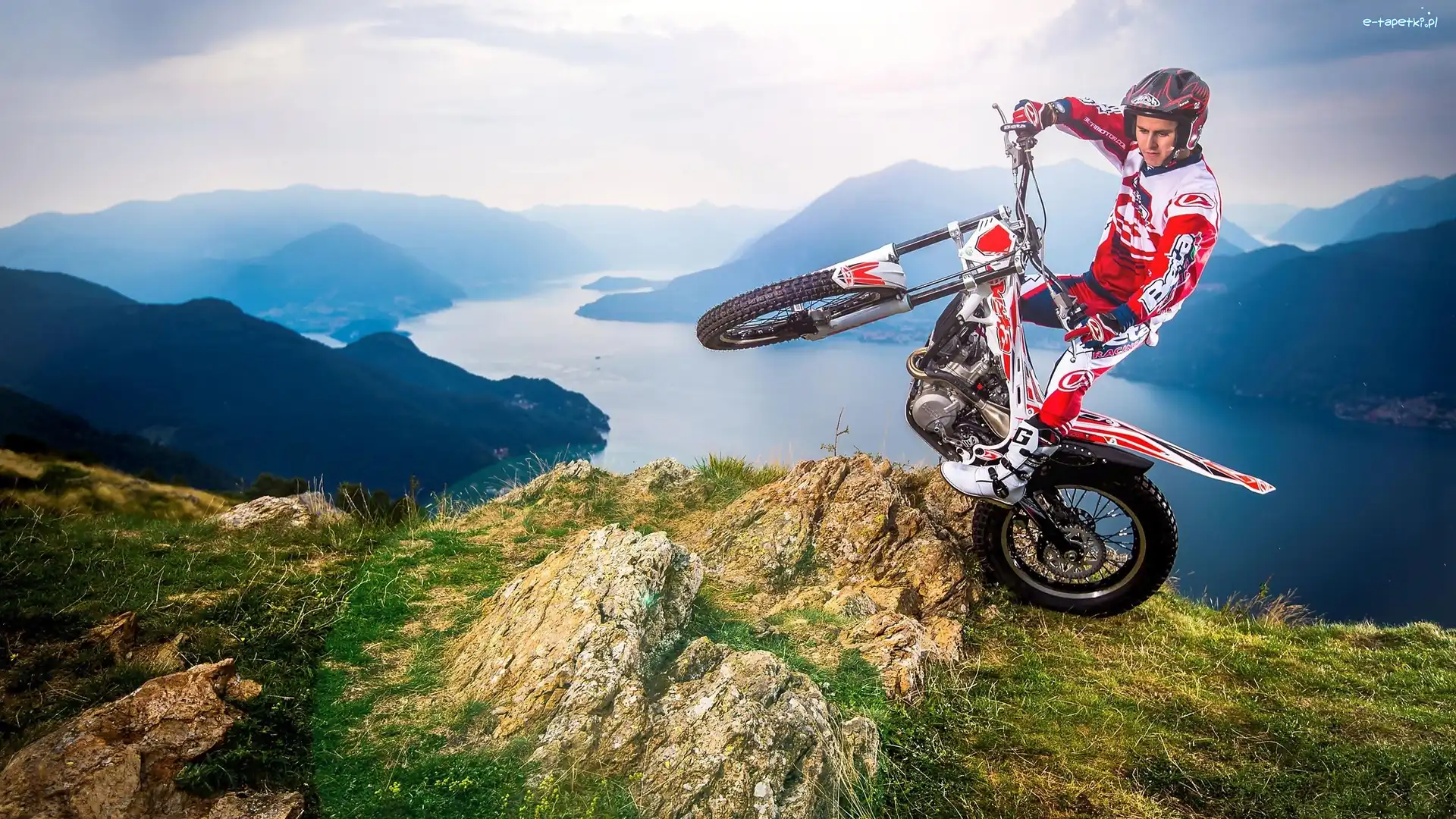 Mężczyzna, Rzeka, Motocykl Beta EVO 300 2-Stroke, Motocross, Góry
