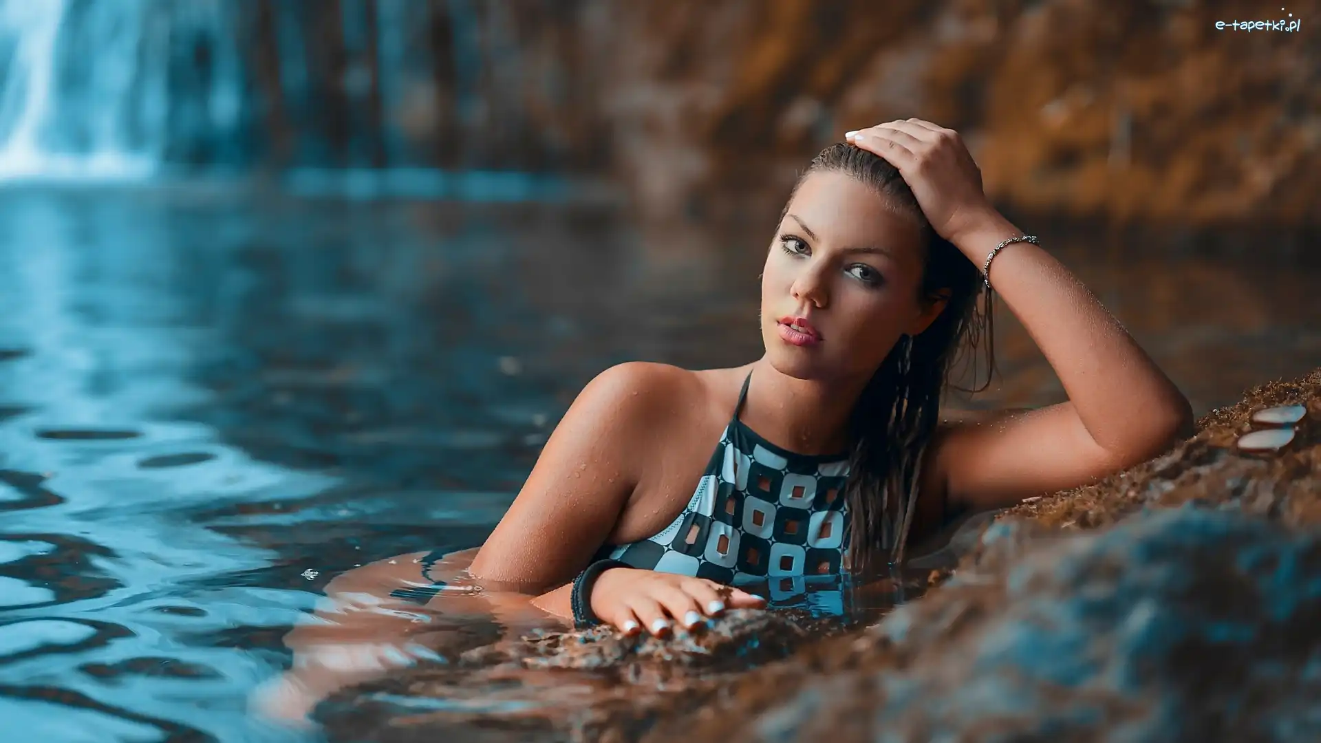 Modelka, Strój kąpielowy, Woda, Kobieta